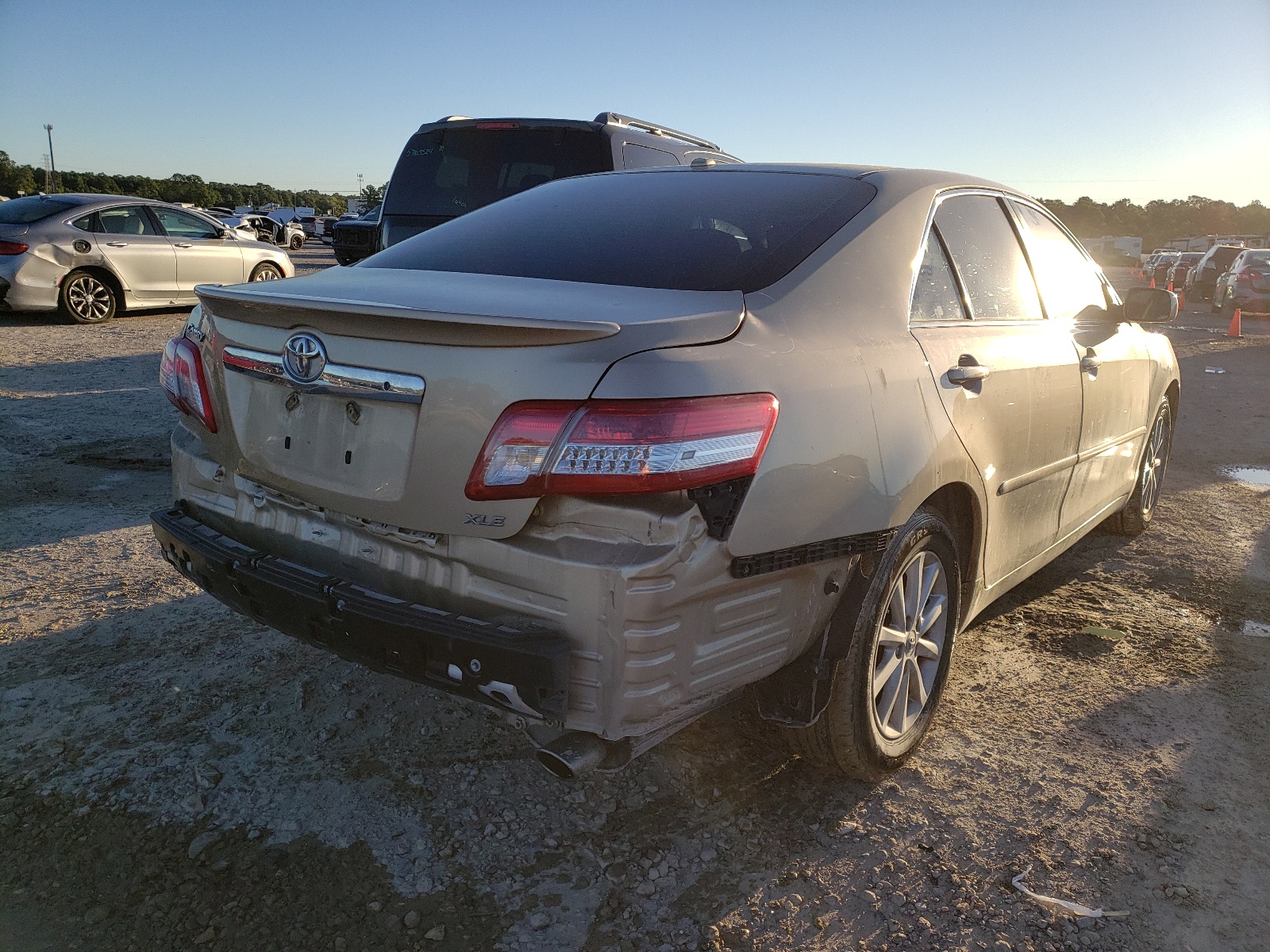 Photo 4 from auction – 2010 TOYOTA CAMRY BASE with VIN 4T1BF3EK0AU114041