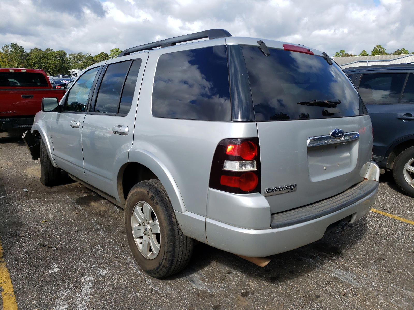 Photo 3 from auction – 2009 FORD EXPLORER X with VIN 1FMEU63E49UA21178