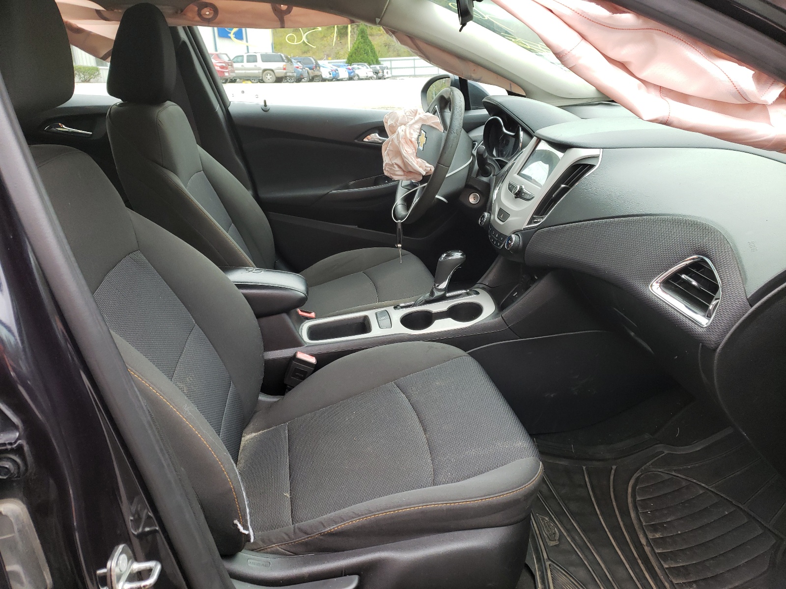 Photo 5 from auction – 2016 CHEVROLET CRUZE LS with VIN 1G1BC5SM4G7313611