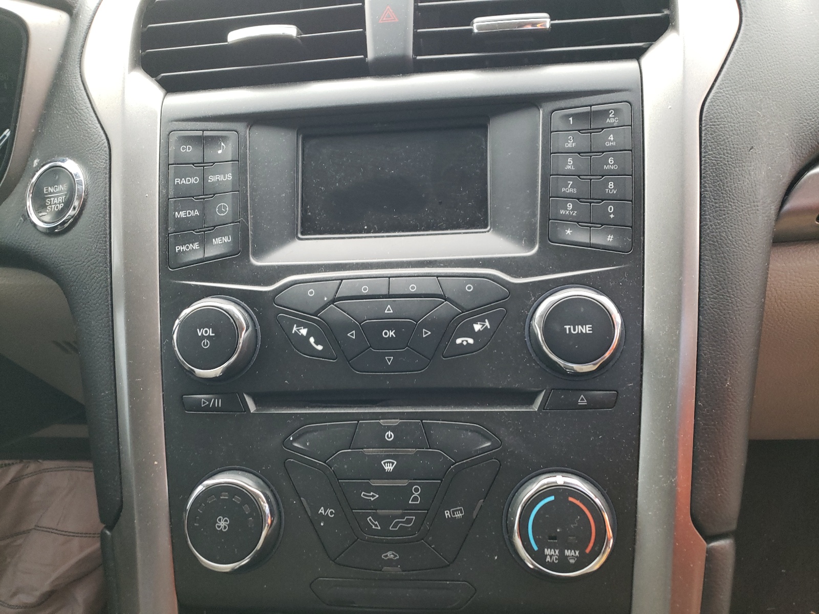 Photo 9 from auction – 2017 FORD FUSION SE with VIN 3FA6P0H77HR145786