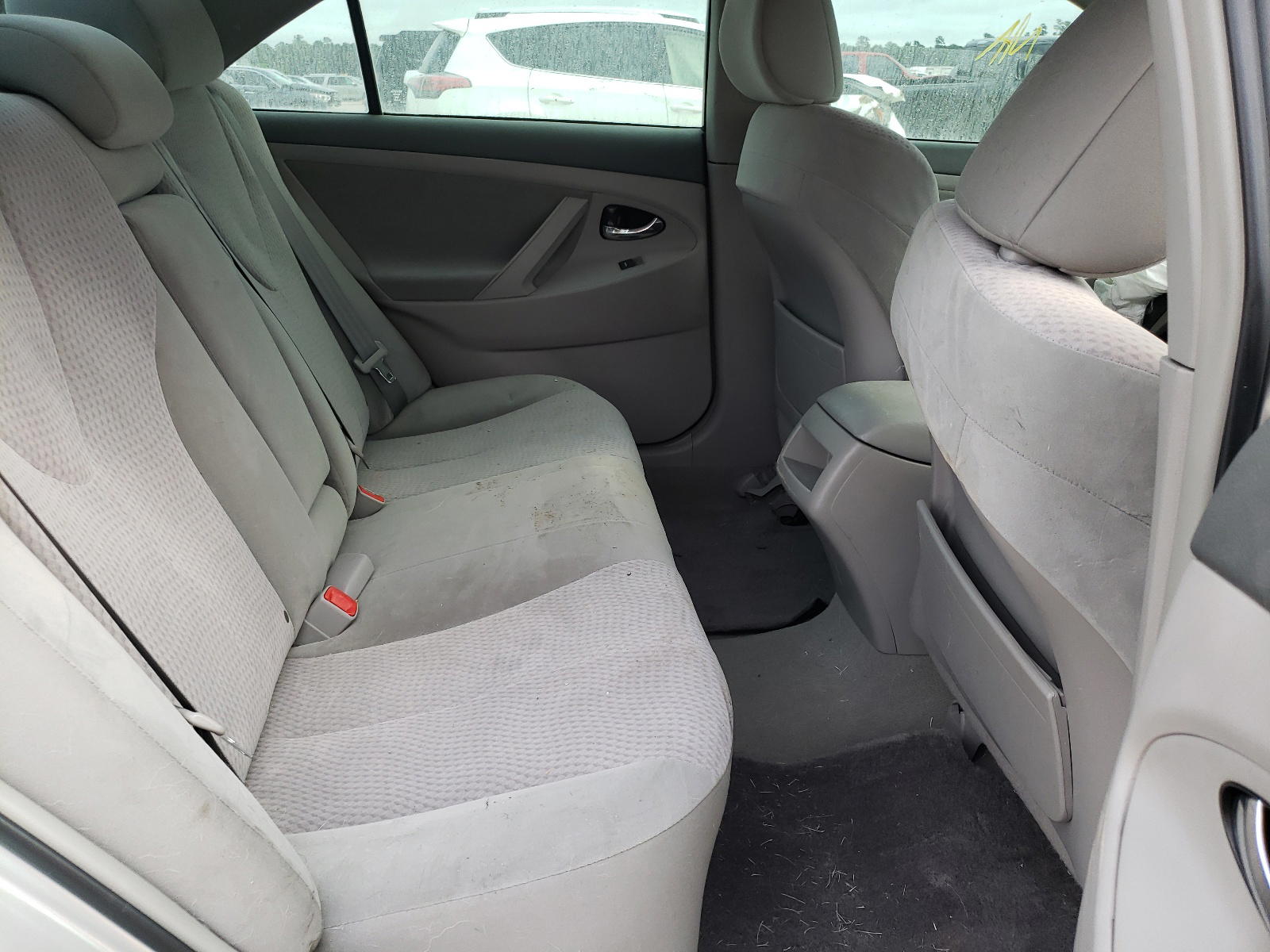 Photo 6 from auction – 2011 TOYOTA CAMRY BASE with VIN 4T1BF3EK1BU676807