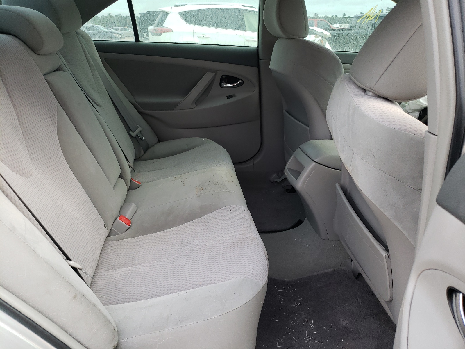 Zdjęcie 6 z aukcji – 2011 TOYOTA CAMRY BASE z VIN 4T1BF3EK1BU676807