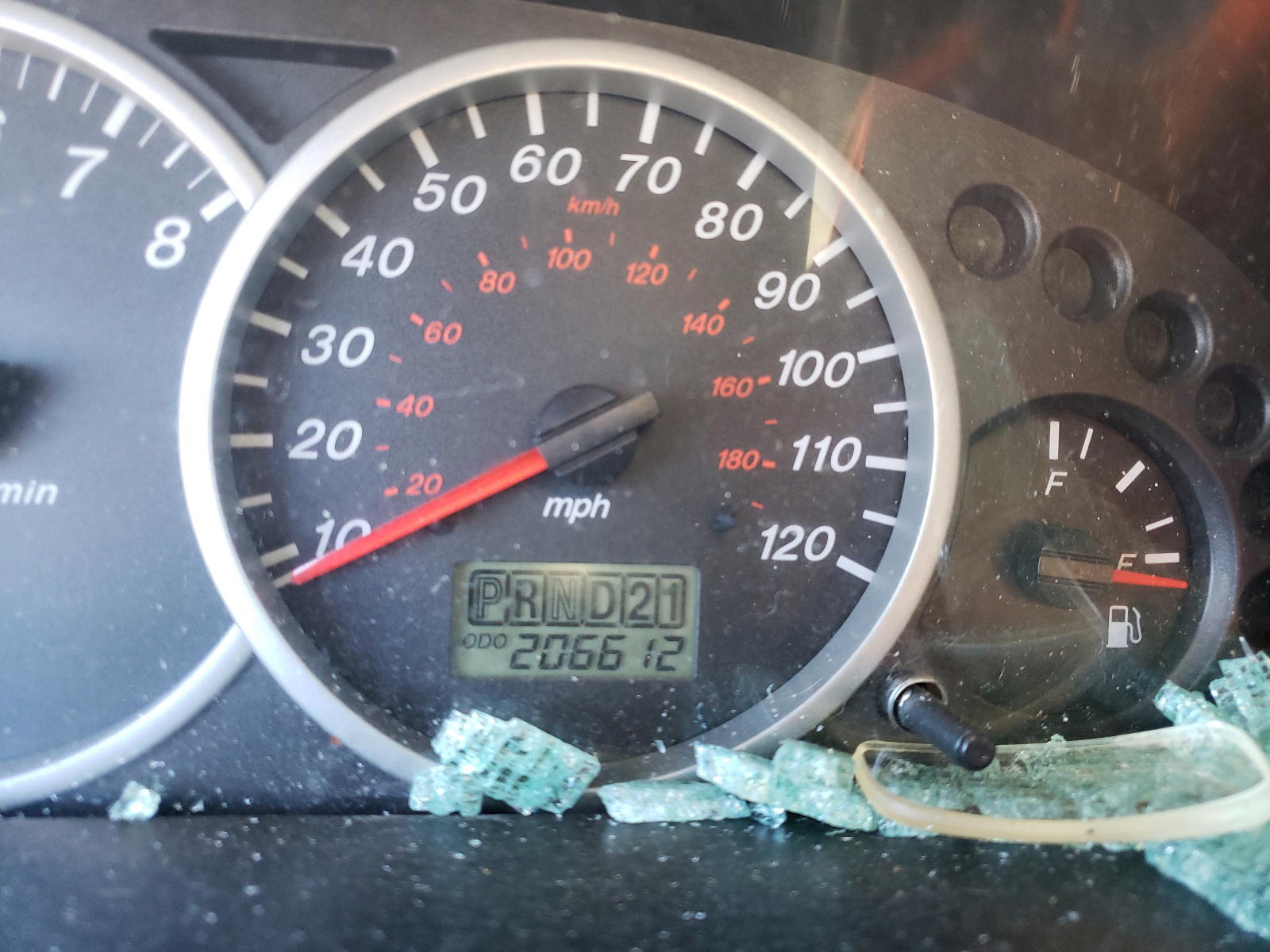 Photo 8 from auction – 2004 MAZDA TRIBUTE LX with VIN 4F2YZ94174KM13477