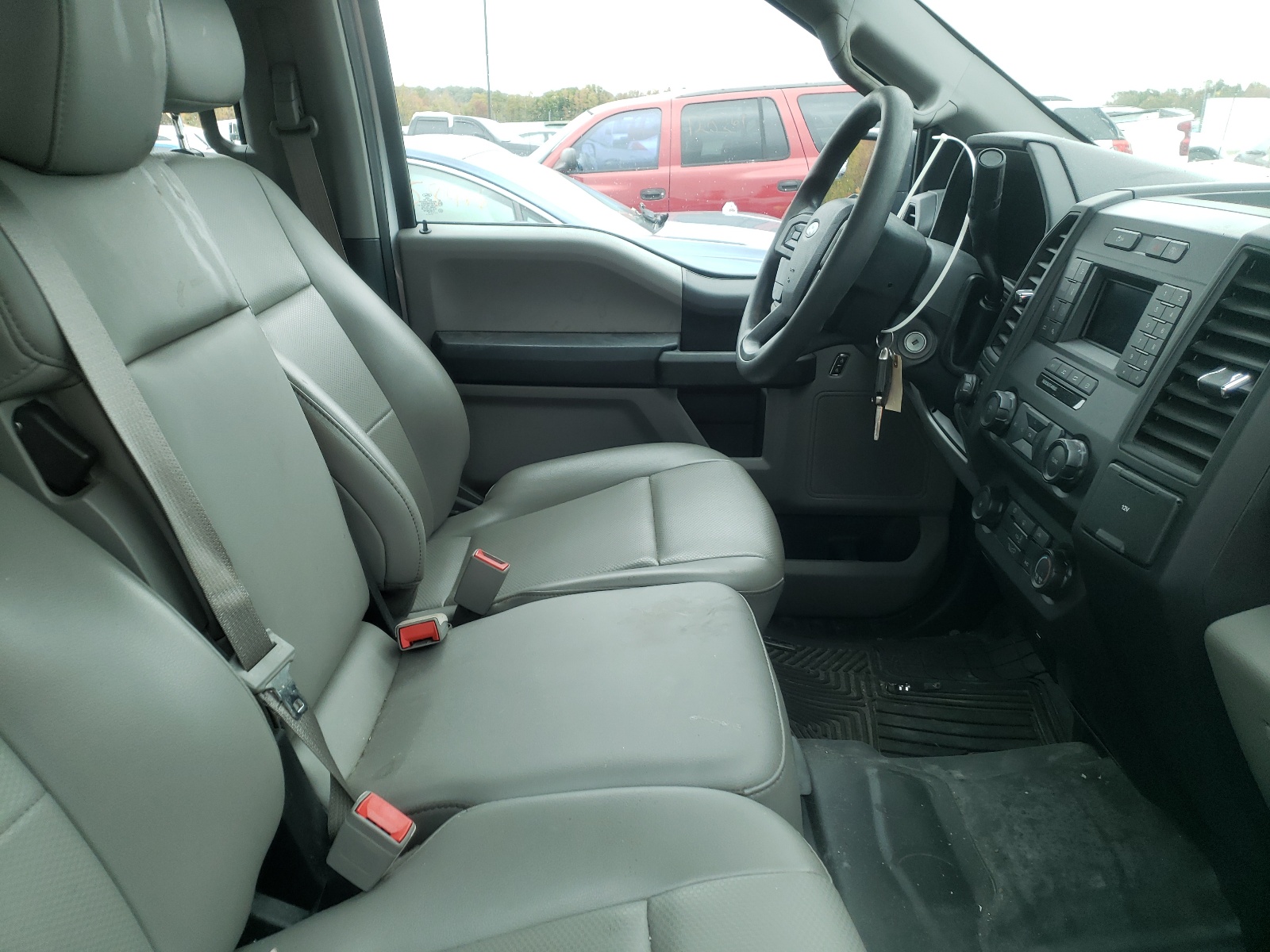 Photo 5 from auction – 2019 FORD F150 SUPER with VIN 1FTEW1EP2KKC83461