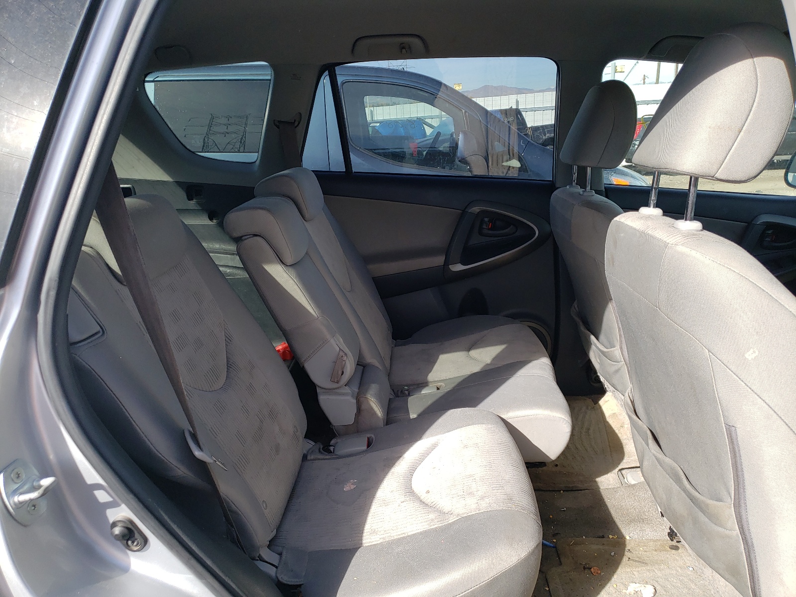 Photo 6 from auction – 2009 TOYOTA RAV4 with VIN JTMBK33V29D006688