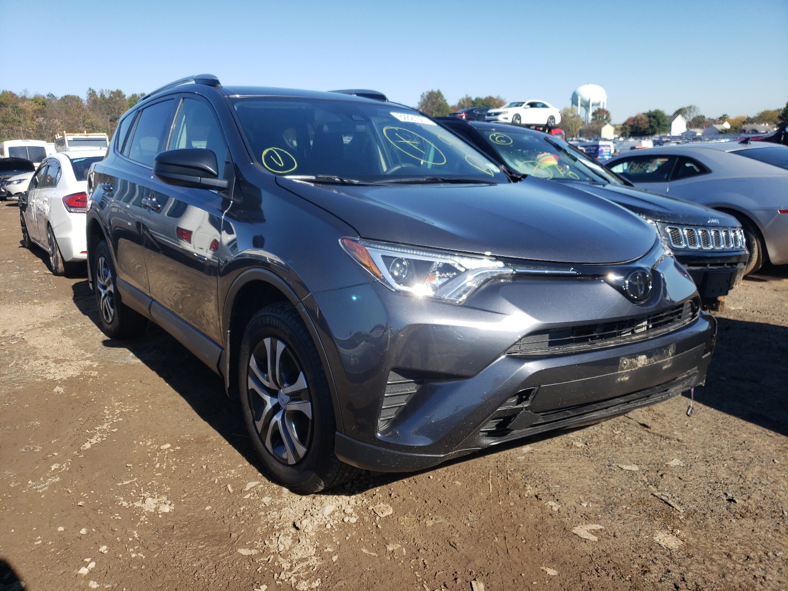 Photo 1 from auction – 2018 TOYOTA RAV4 LE with VIN JTMBFREV3JD248382