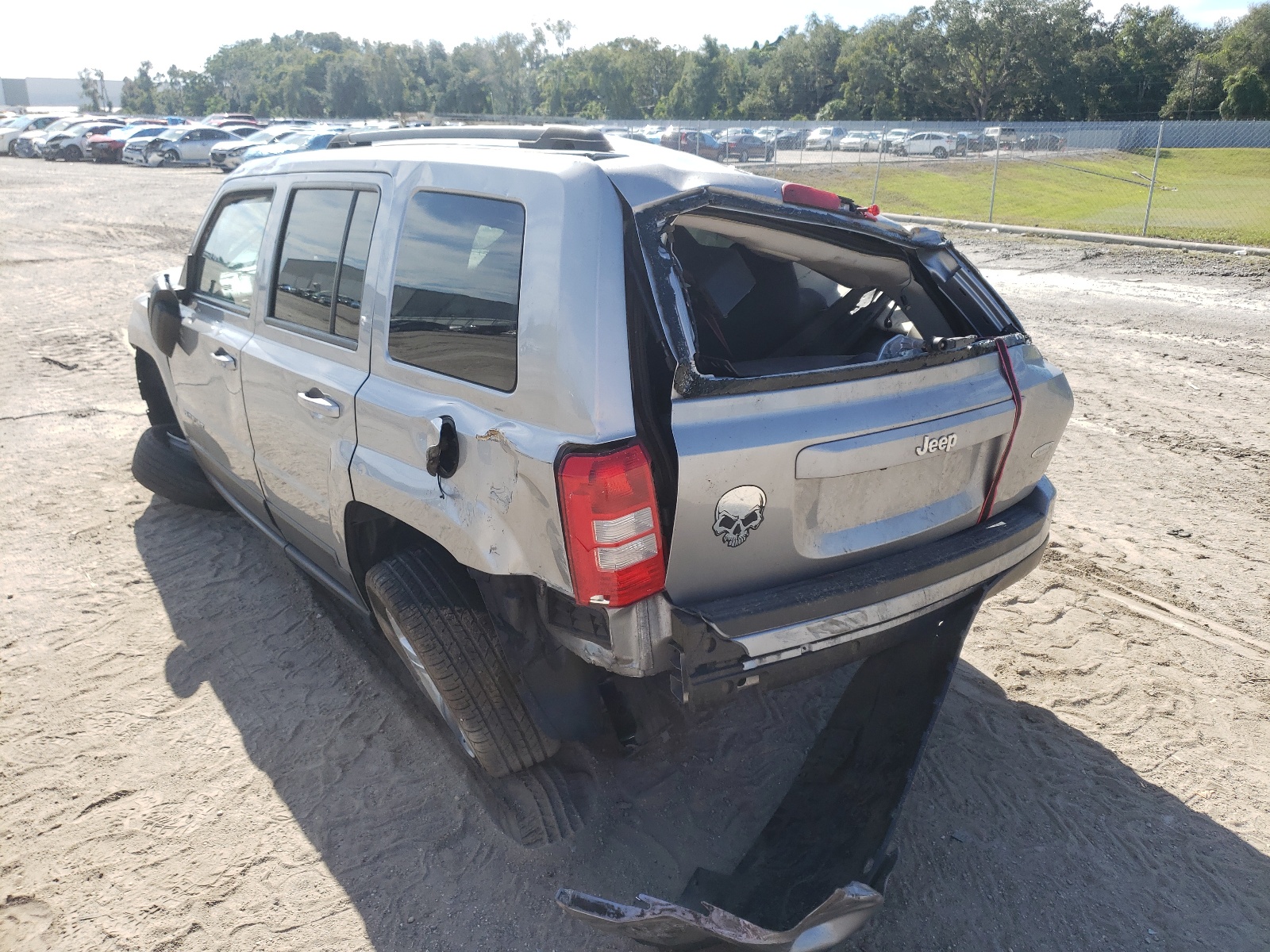 Photo 3 from auction – 2016 JEEP PATRIOT LA with VIN 1C4NJPFB4GD811260