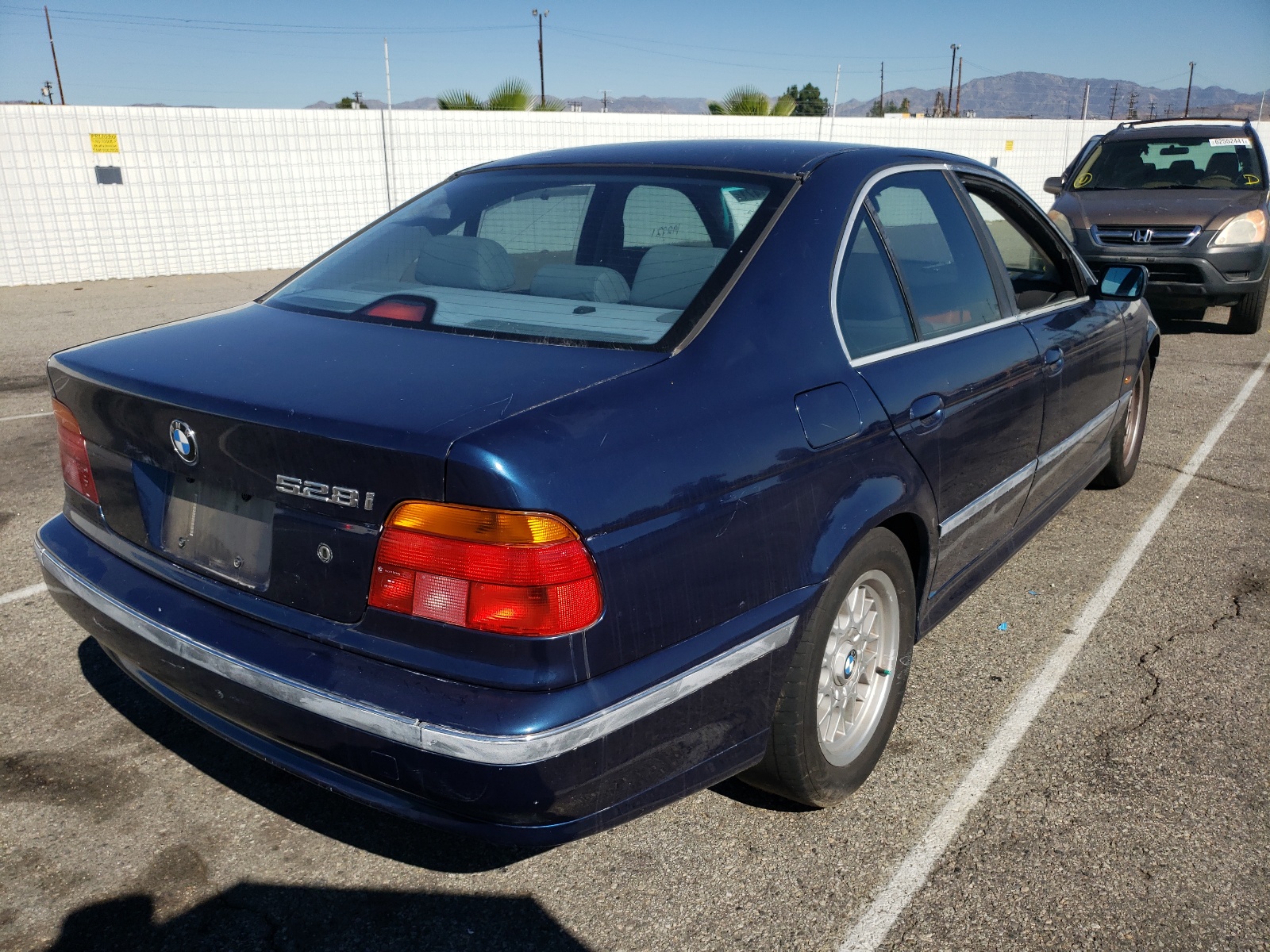 Photo 4 from auction – 1999 BMW 528 I AUTO with VIN WBADM6330XBY30679