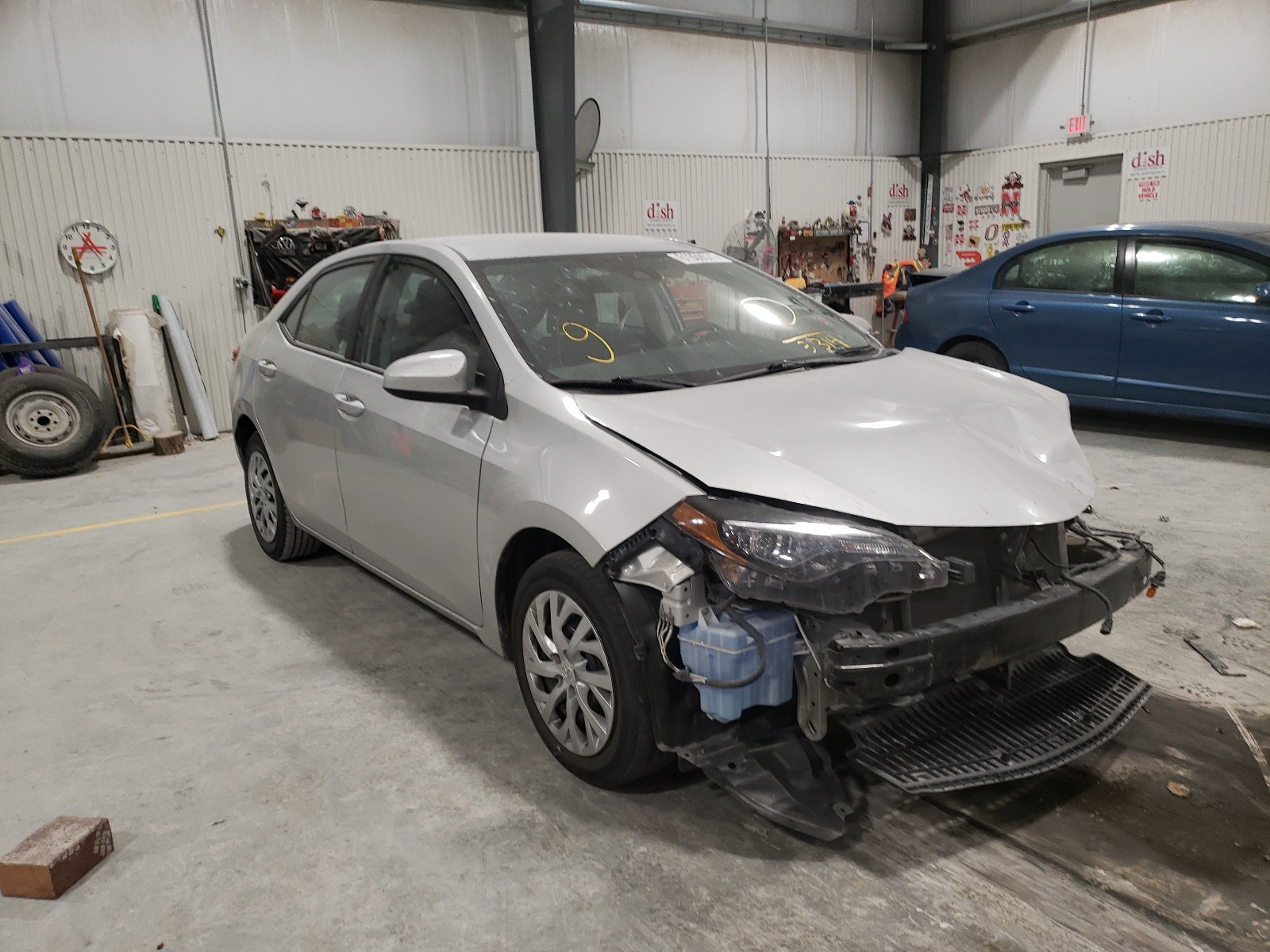 TOYOTA COROLLA L 2017 مع رقم تعريف المركبة 5YFBURHEXHP713314 - صورة من المزاد
