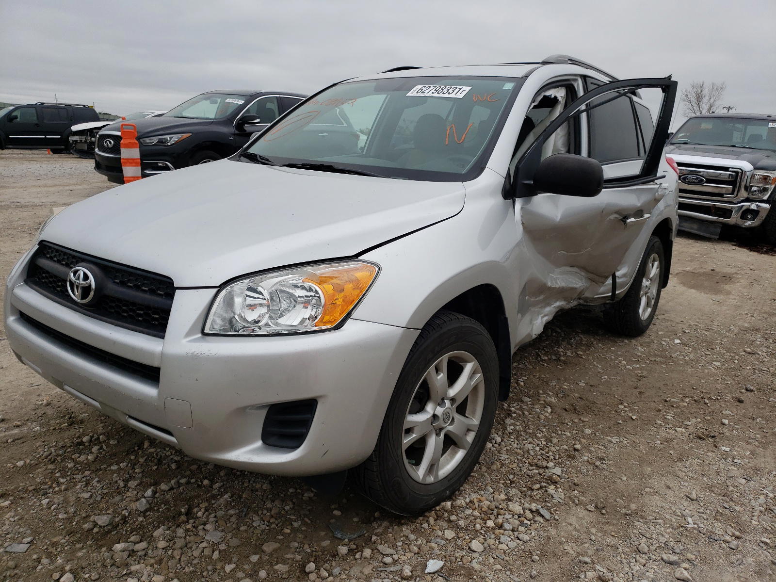 Photo 2 from auction – 2011 TOYOTA RAV4 with VIN 2T3ZF4DV6BW081152