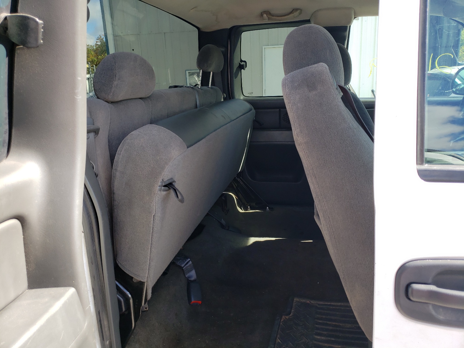 Photo 6 from auction – 2006 CHEVROLET SILVERADO with VIN 1GCEK19B16Z164873