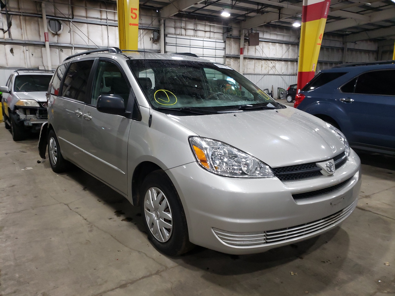 TOYOTA SIENNA 2005 with VIN 5TDZA23C55S350055 - Photo from auction