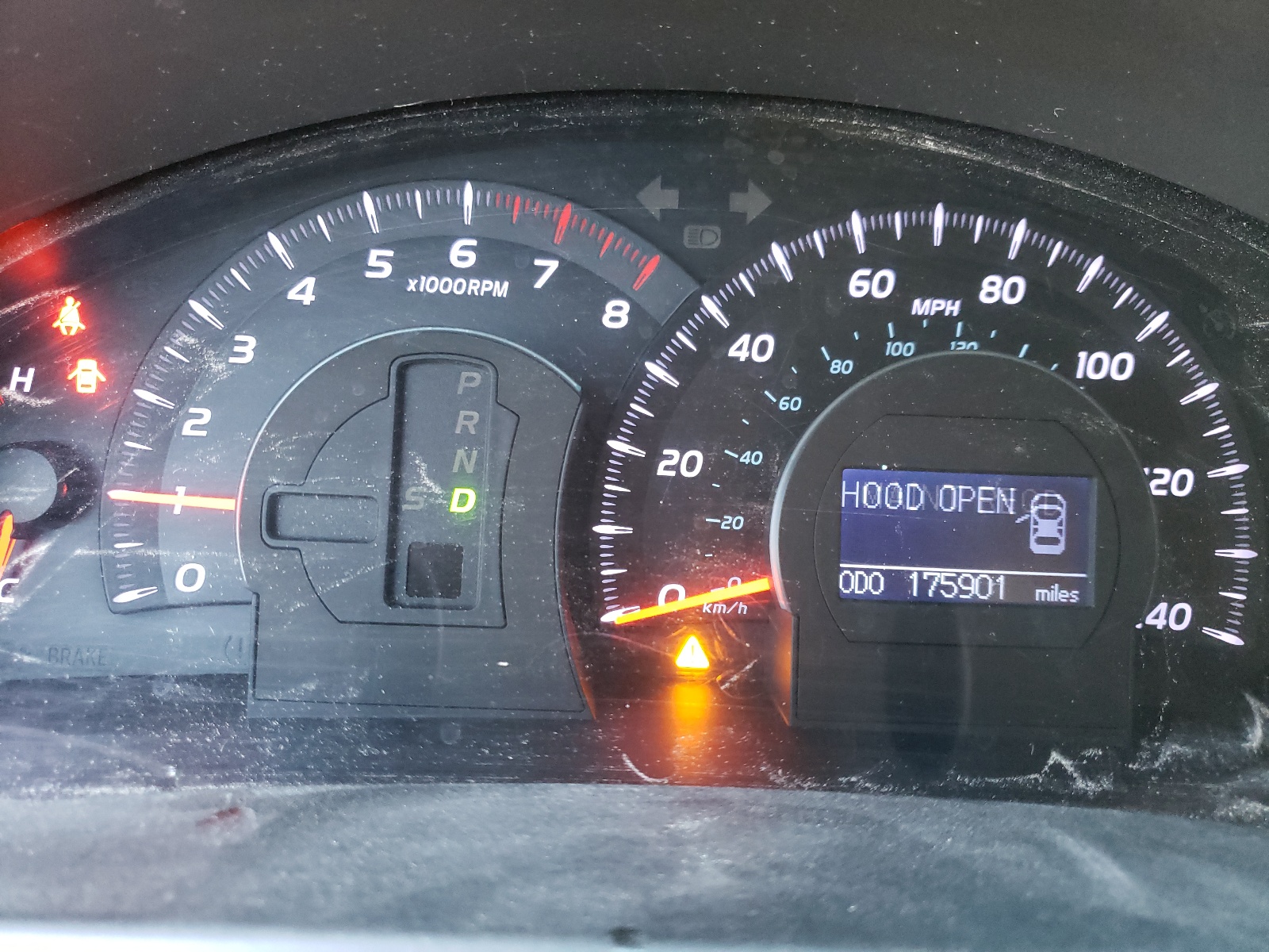Photo 8 from auction – 2010 TOYOTA CAMRY BASE with VIN 4T1BF3EK0AU114041