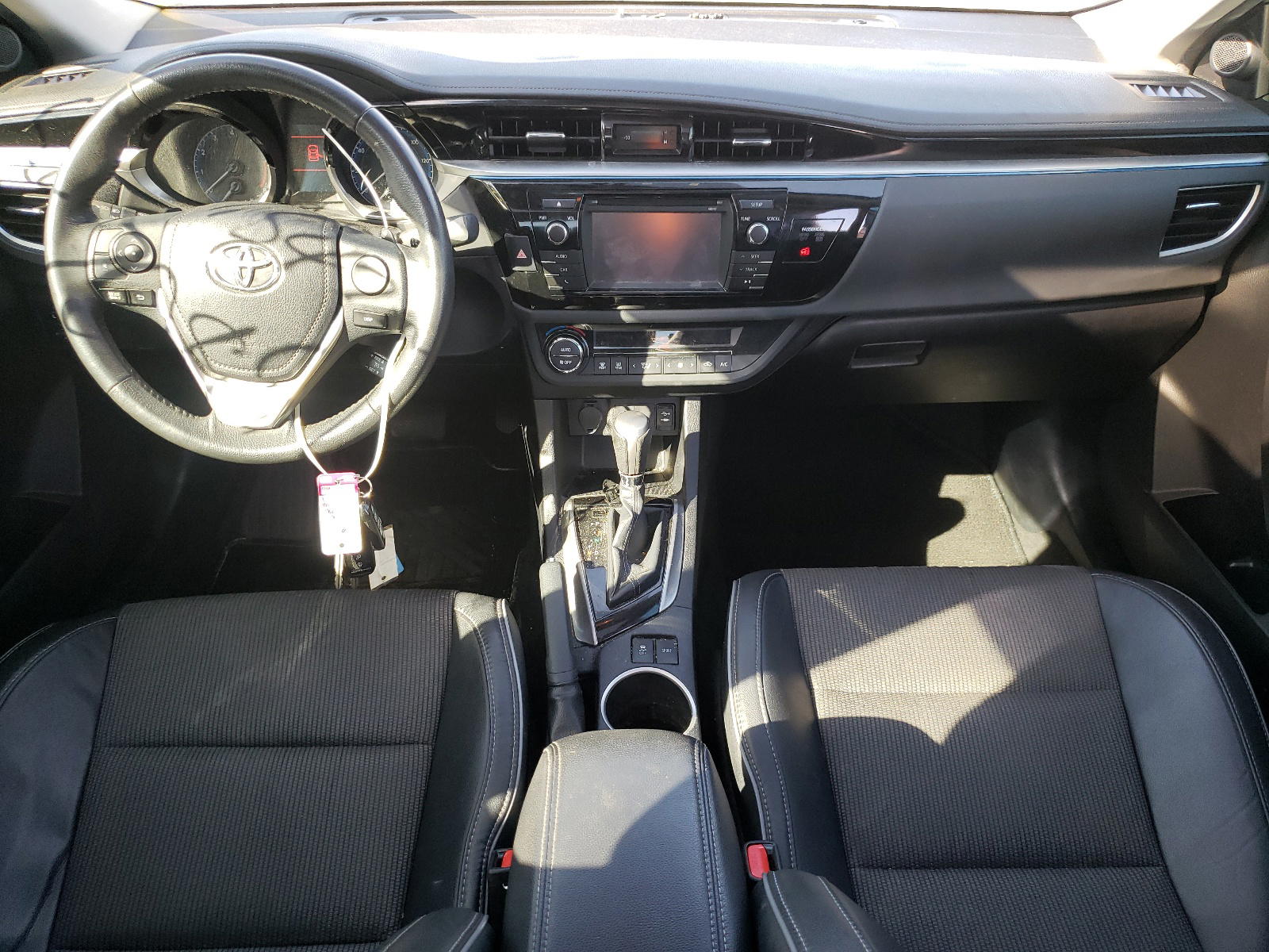 Photo 9 from auction – 2015 TOYOTA COROLLA L with VIN 2T1BURHE3FC426409