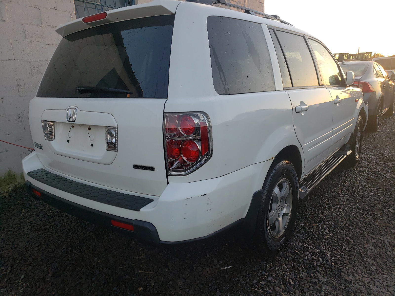 Photo 4 from auction – 2008 HONDA PILOT EXL with VIN 5FNYF18598B045149