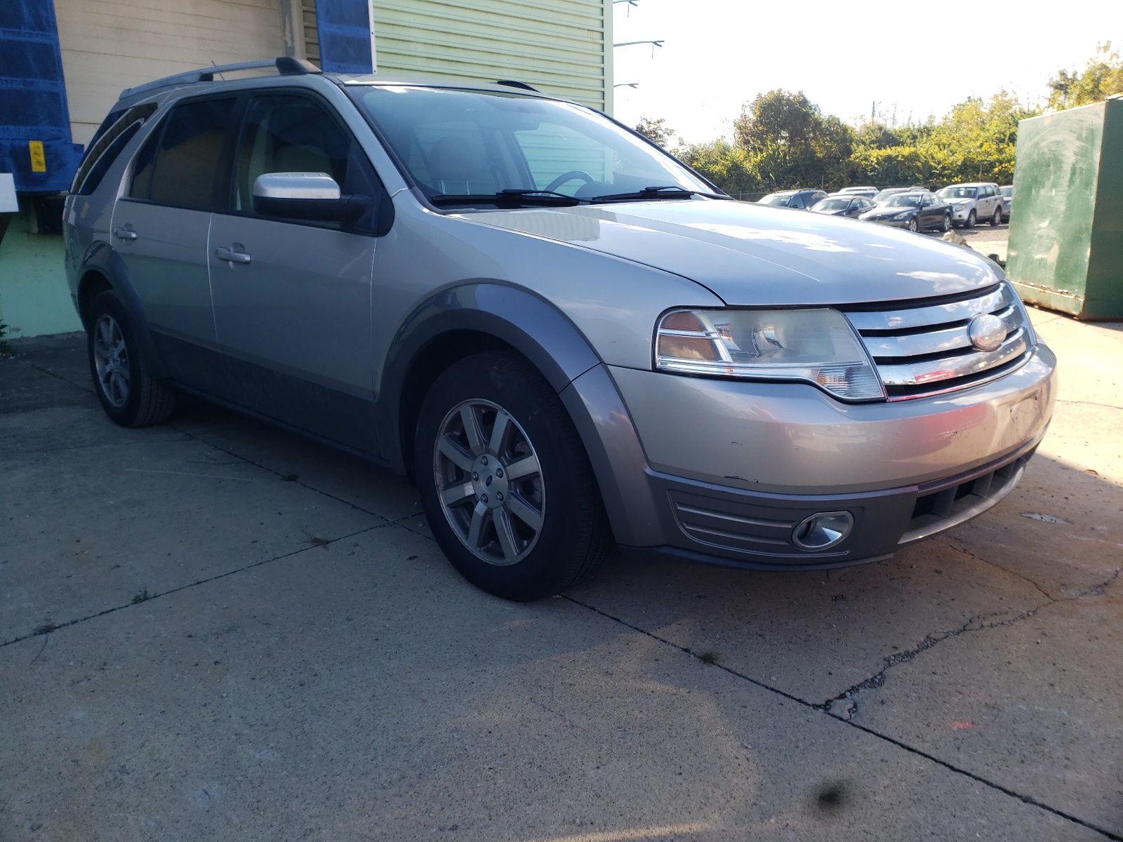 FORD TAURUS X S 2008 z numerem VIN 1FMDK02W68GA13282 - Zdjęcie z aukcji
