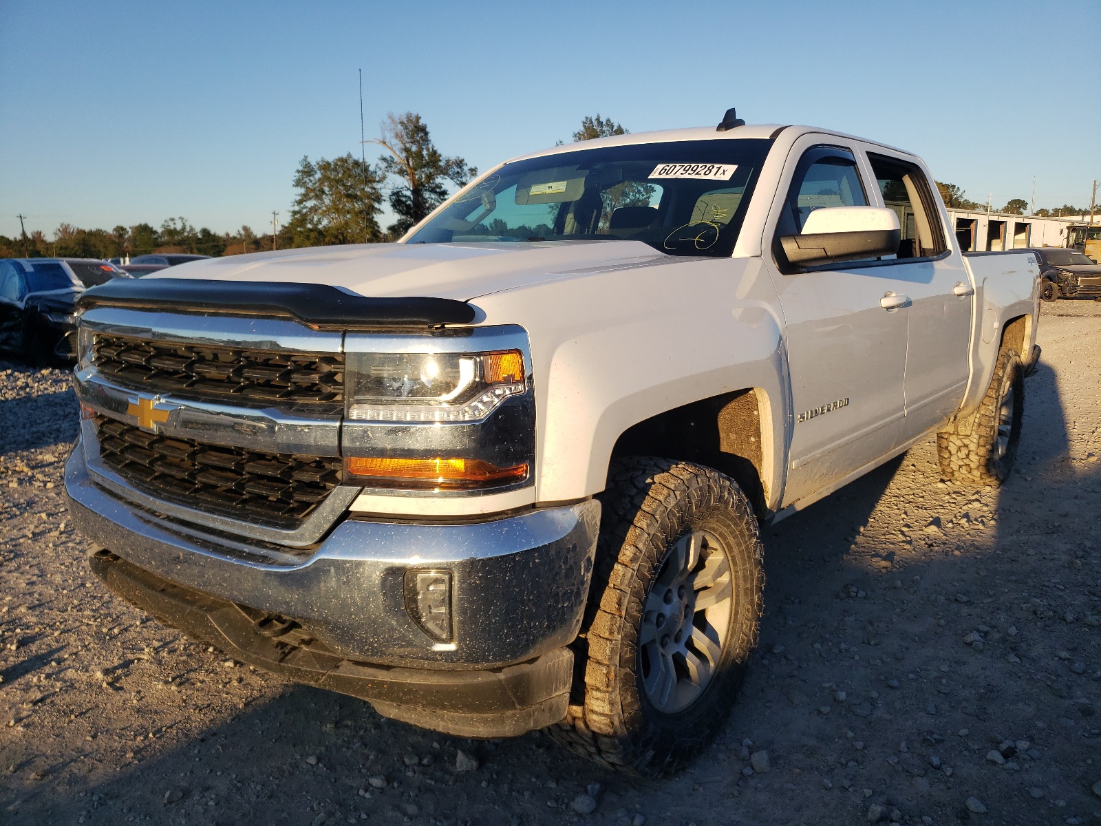 Photo 2 from auction – 2018 CHEVROLET SILVERADO with VIN 3GCUKREC7JG382723