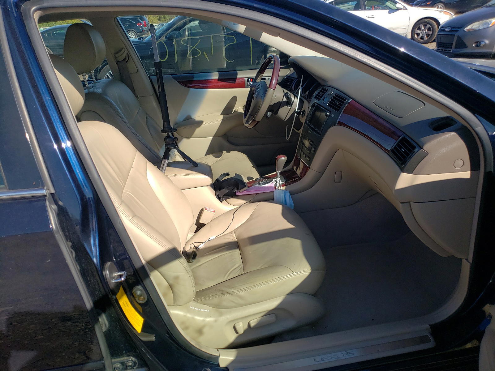 Photo 5 from auction – 2003 LEXUS ES 300 with VIN JTHBF30G535041073