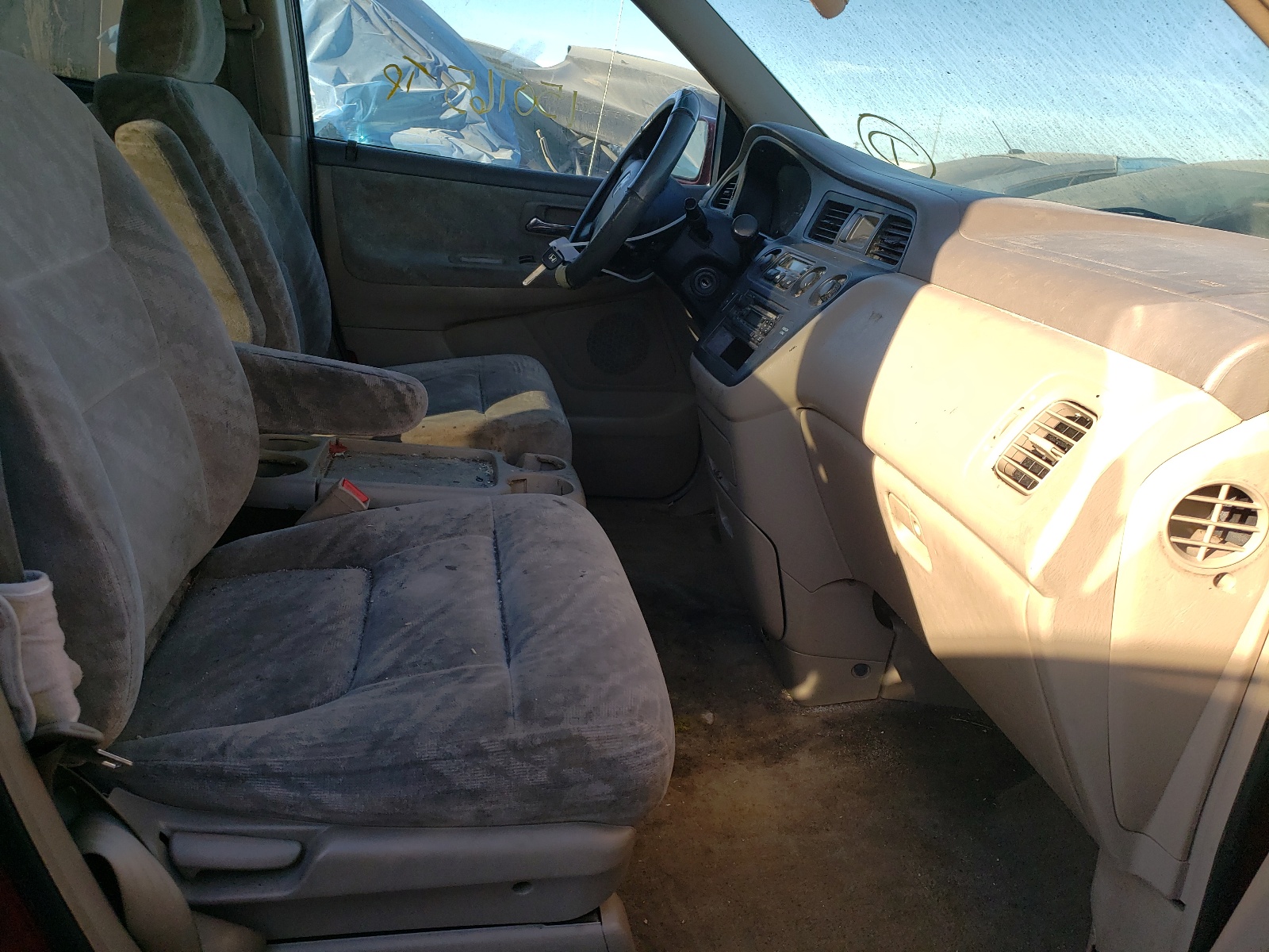 Photo 5 from auction – 2004 HONDA ODYSSEY EX with VIN 5FNRL18624B131838