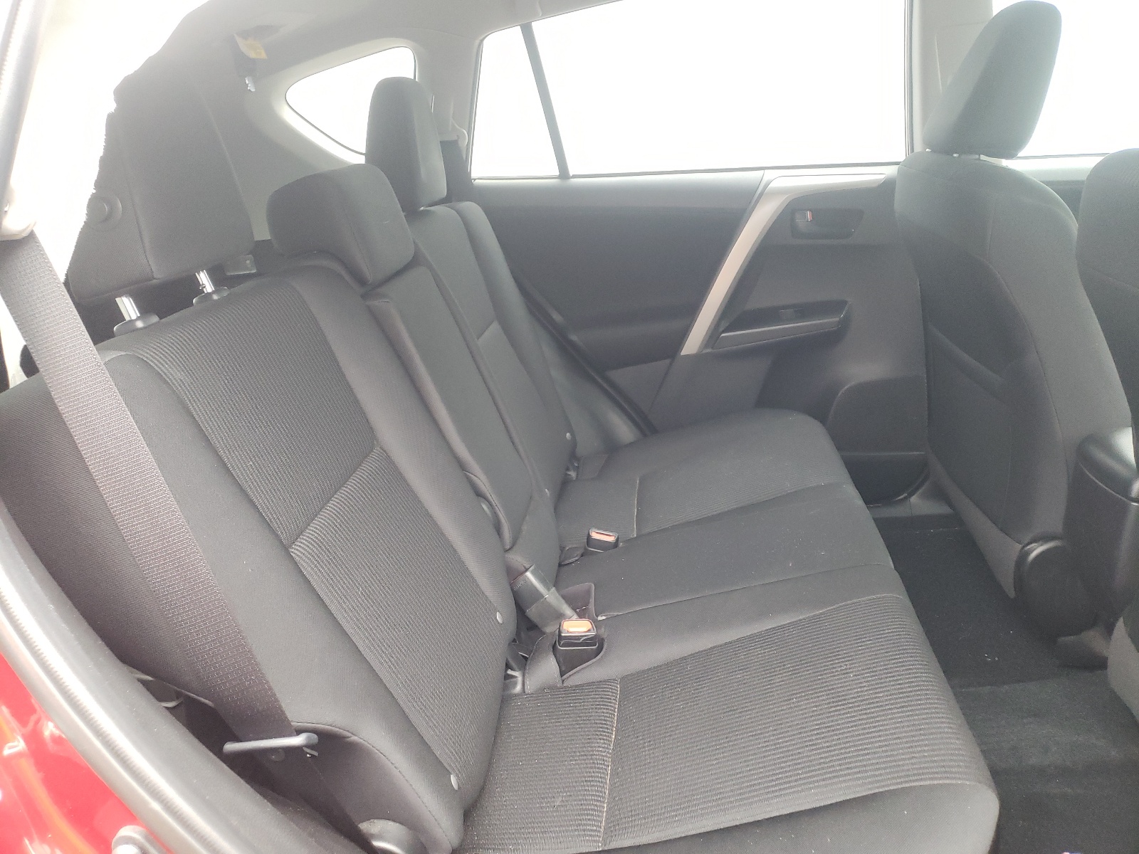 Photo 6 from auction – 2018 TOYOTA RAV4 LE with VIN 2T3BFREVXJW825864