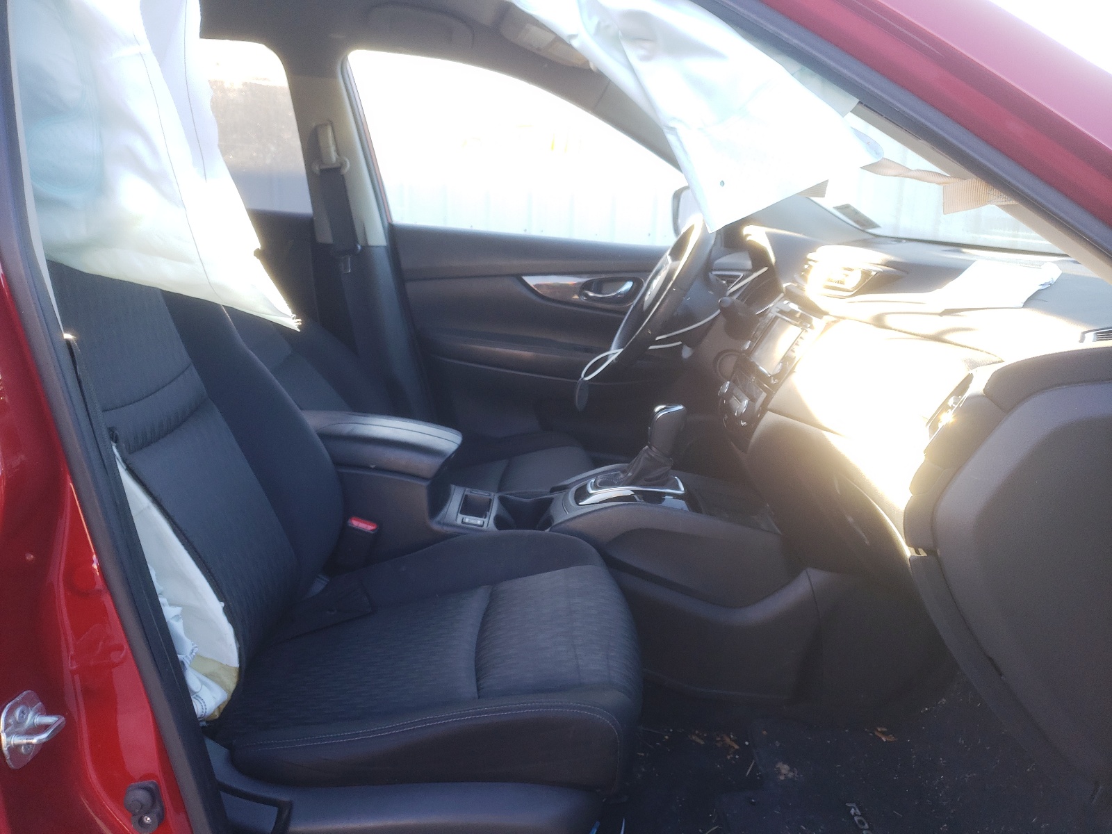 Photo 5 from auction – 2017 NISSAN ROGUE S with VIN JN8AT2MT9HW405962