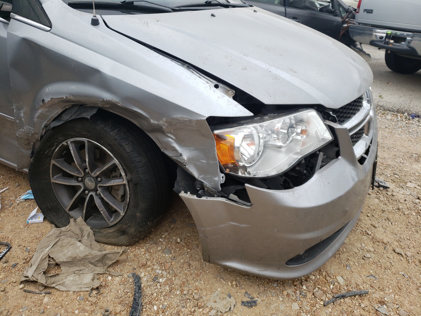 صورة رقم 9 من المزاد - 2017 DODGE GRAND CARA مع VIN 2C4RDGCG3HR824315