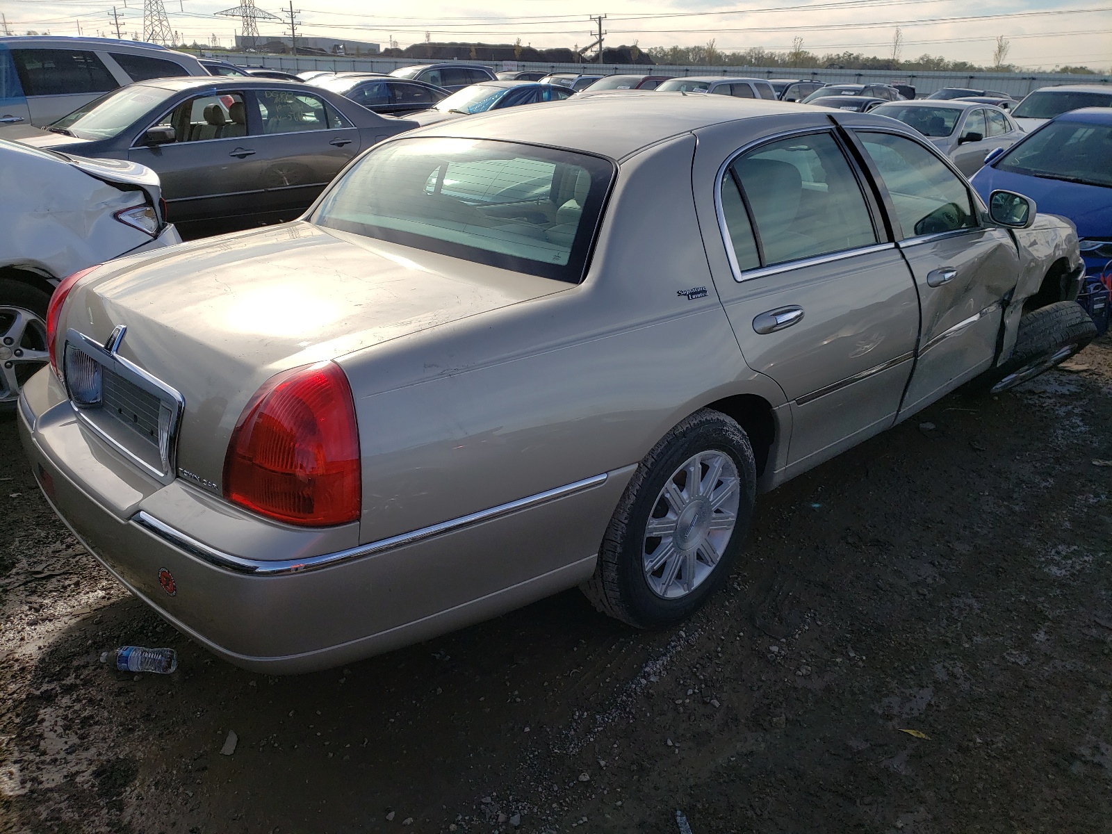 Photo 4 from auction – 2011 LINCOLN TOWN CAR S with VIN 2LNBL8CV4BX752130