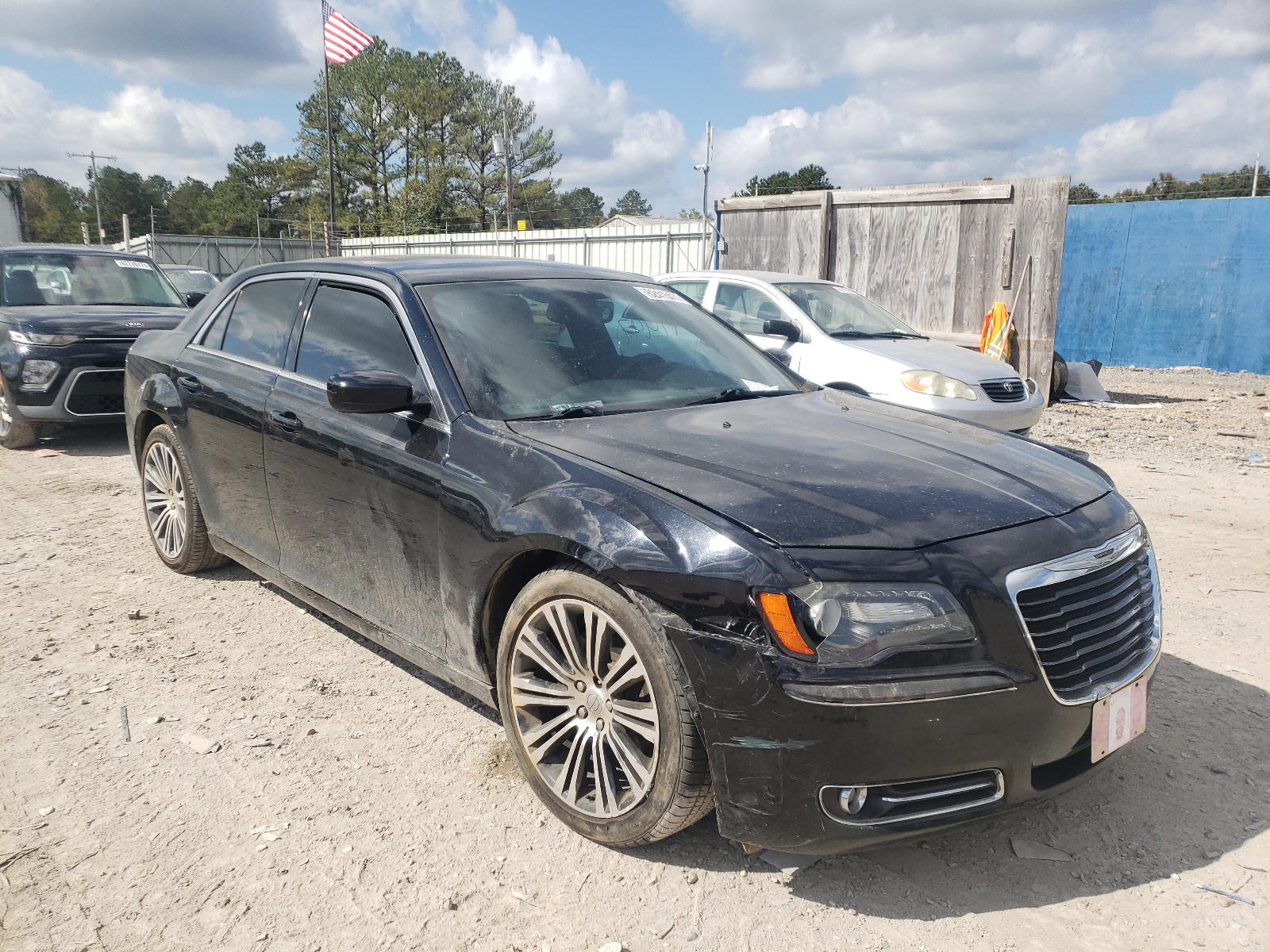 CHRYSLER 300 S 2014 with VIN 2C3CCABG0EH119923 - Photo from auction