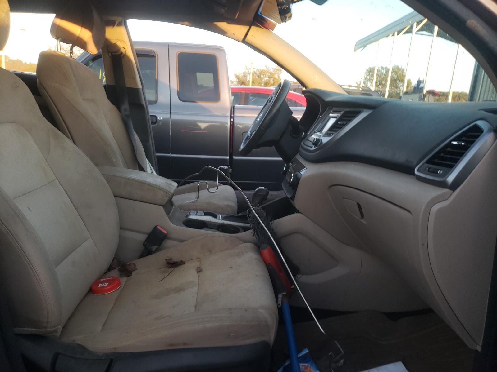 Photo 5 from auction – 2016 HYUNDAI TUCSON LIM with VIN KM8J33A2XGU044423