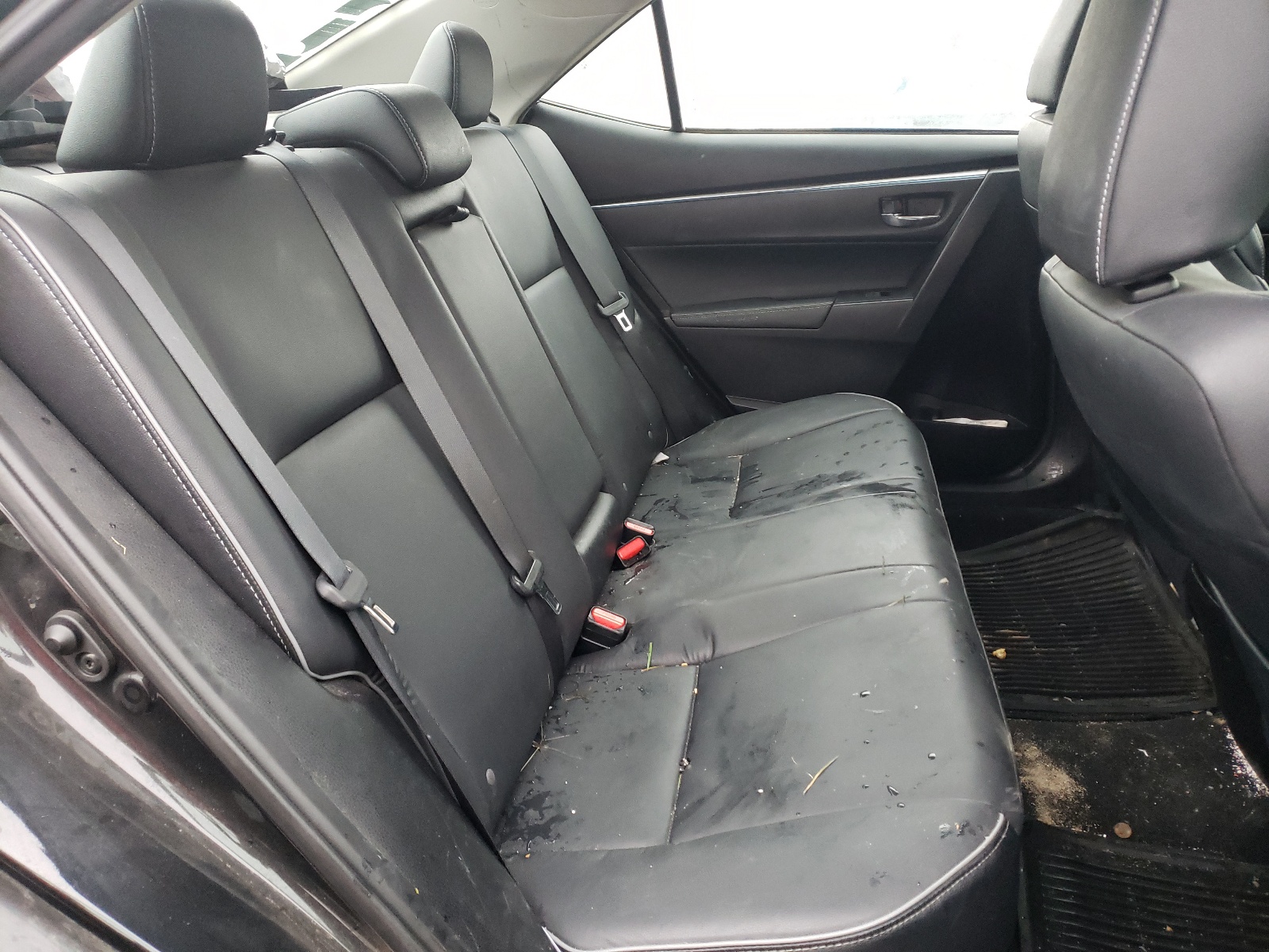 Photo 6 from auction – 2015 TOYOTA COROLLA L with VIN 5YFBURHE1FP202247
