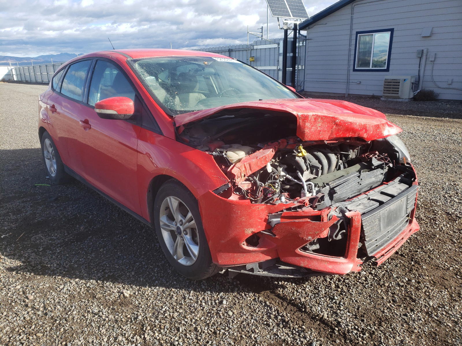 FORD FOCUS SE 2014 with VIN 1FADP3K27EL143679 - Photo from auction