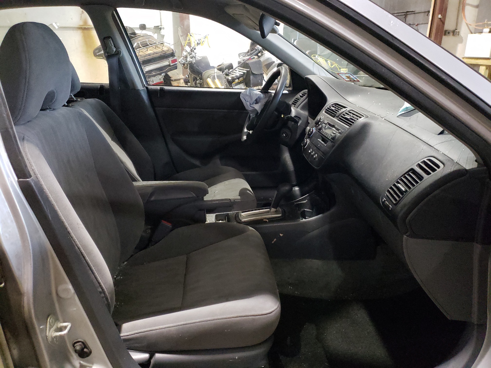 Photo 5 from auction – 2003 HONDA CIVIC LX with VIN 2HGES16543H607464