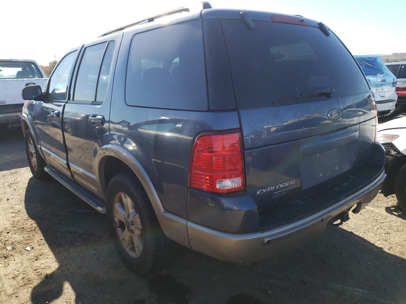 Photo 3 from auction – 2003 FORD EXPLORER E with VIN 1FMZU74E13UC33372