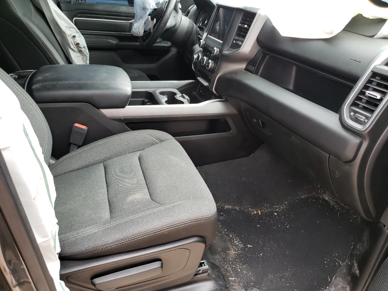 Photo 5 from auction – 2019 RAM 1500 BIG H with VIN 1C6SRFFT1KN575823