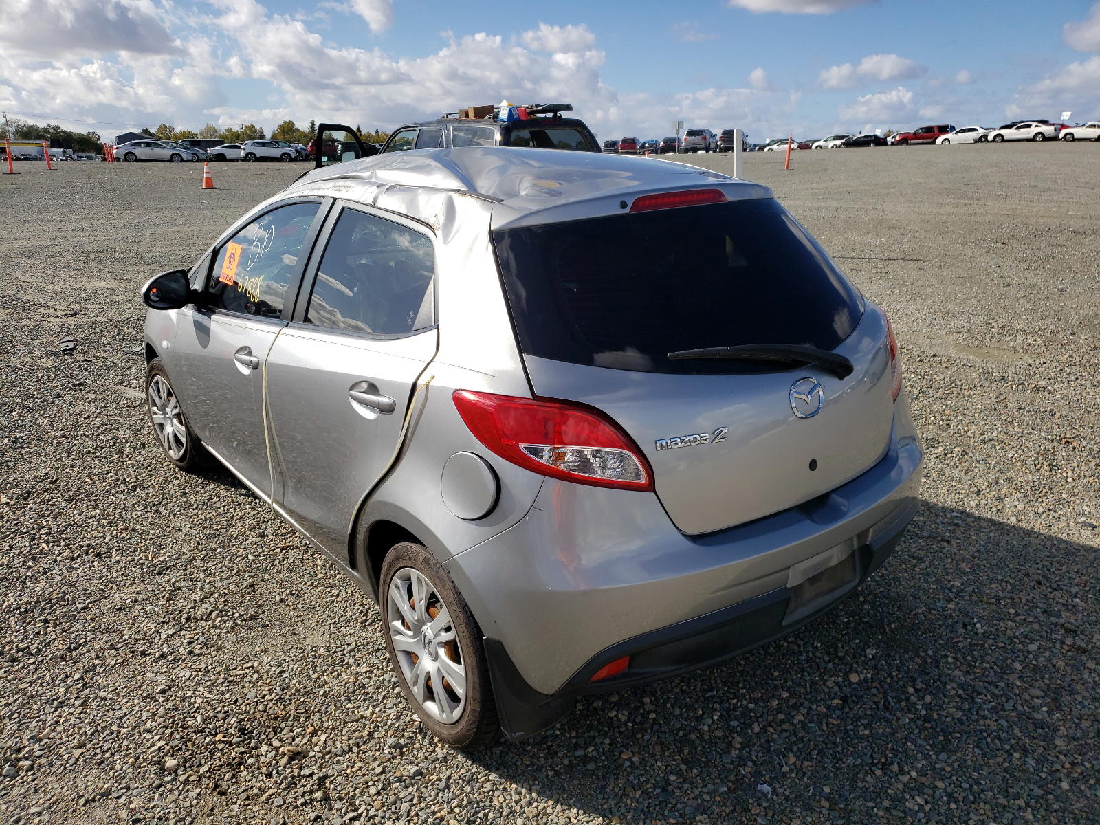 Photo 3 from auction – 2011 MAZDA MAZDA2 with VIN JM1DE1HY6B0107107