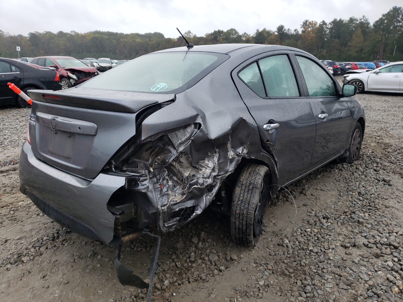 Photo 4 from auction – 2017 NISSAN VERSA with VIN 3N1CN7APXHL813009