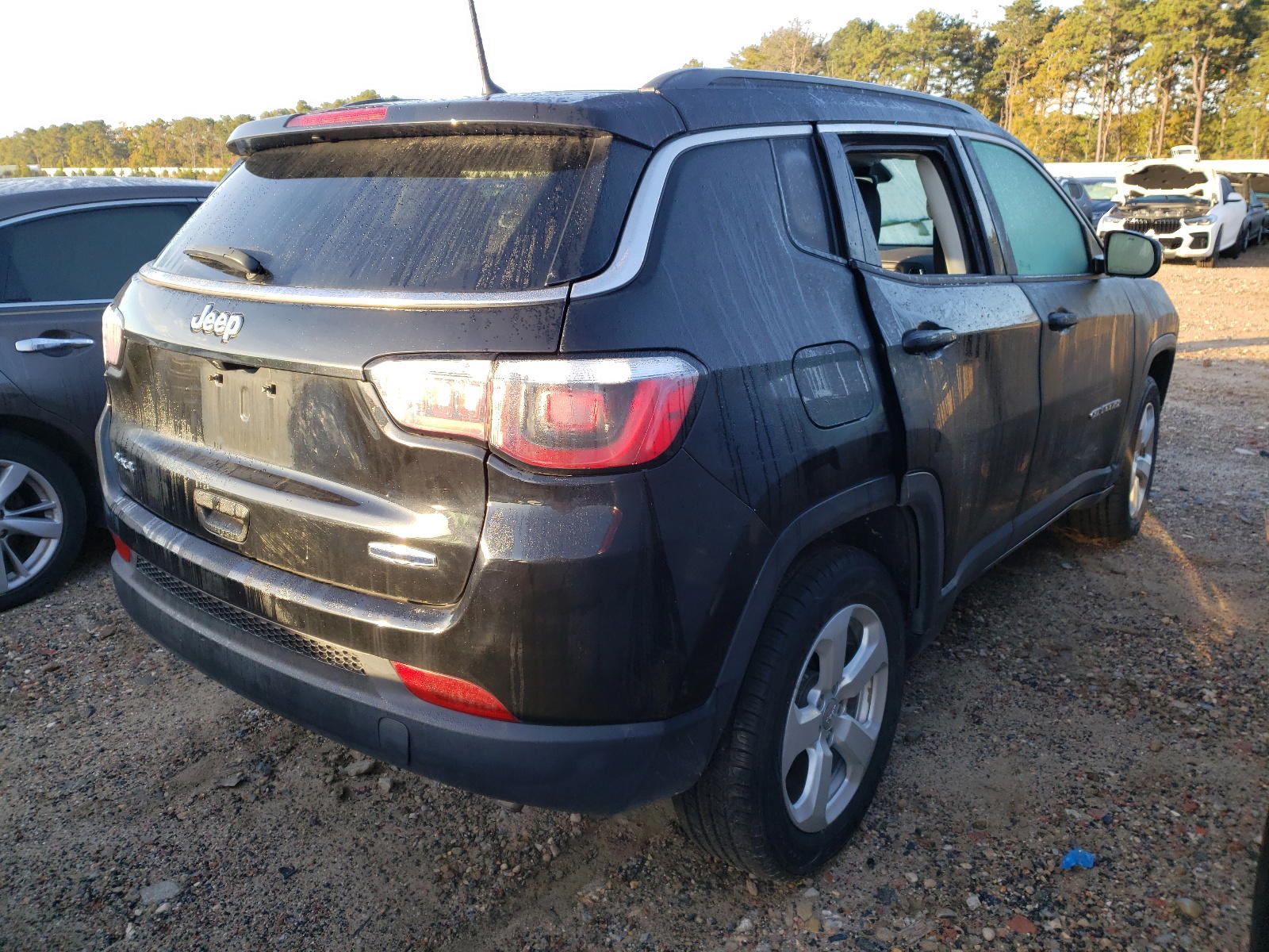 Photo 4 from auction – 2018 JEEP COMPASS LA with VIN 3C4NJDBB2JT366393
