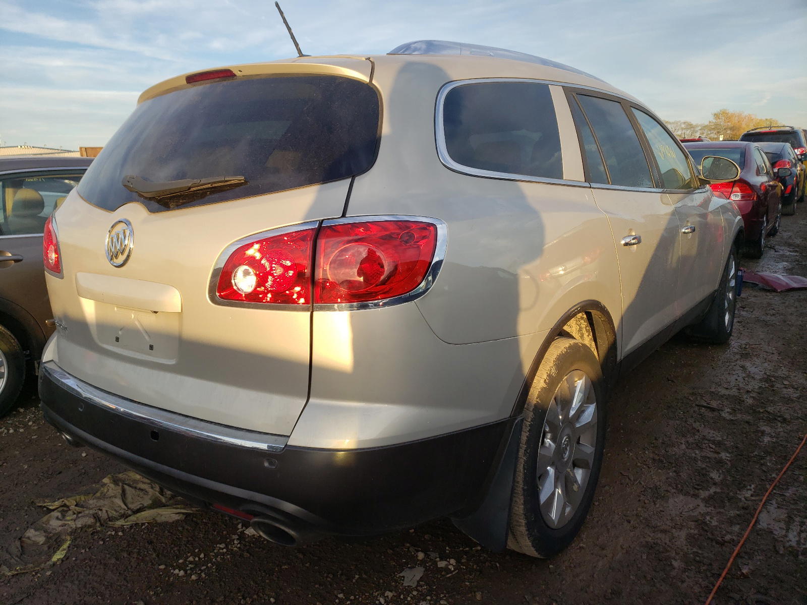 Photo 4 from auction – 2010 BUICK ENCLAVE CX with VIN 5GALVCEDXAJ174828