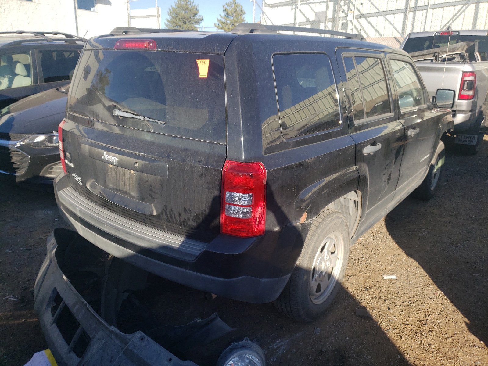 Photo 4 from auction – 2017 JEEP PATRIOT SP with VIN 1C4NJRBB2HD196470