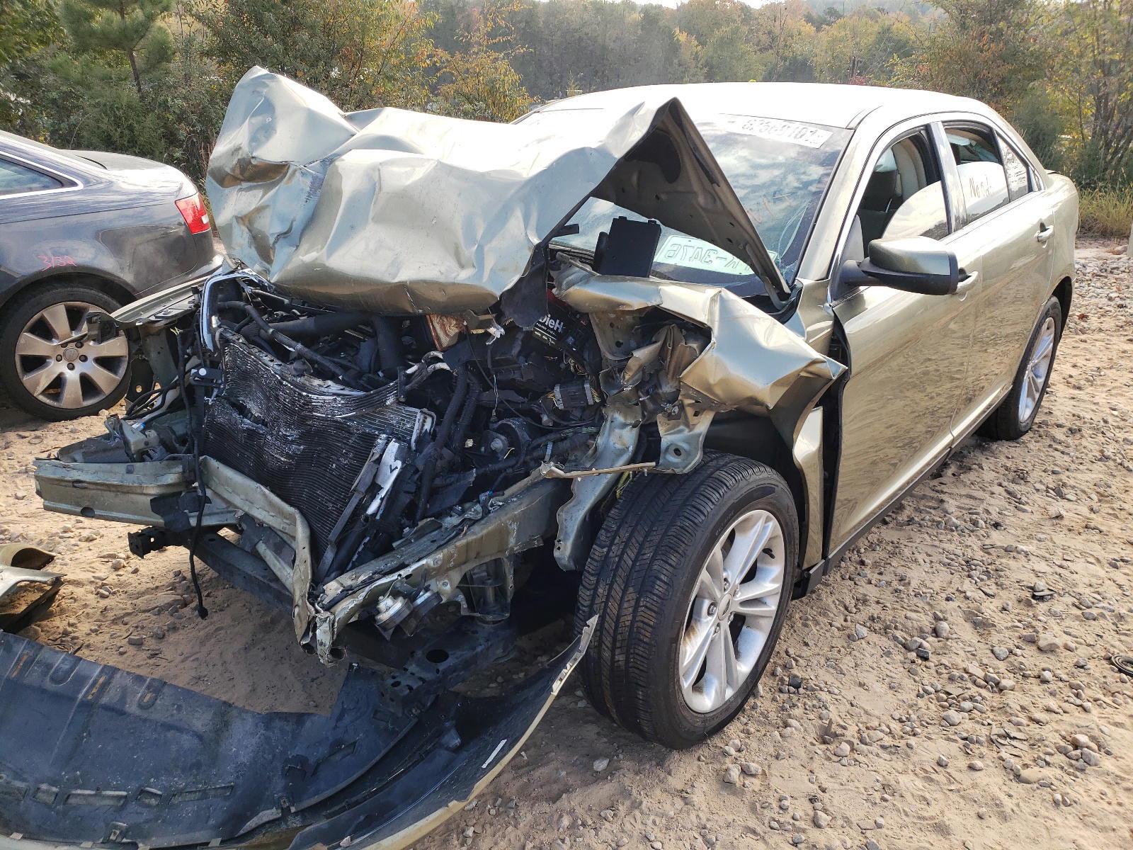 Photo 2 from auction – 2013 FORD TAURUS SEL with VIN 1FAHP2E80DG105617