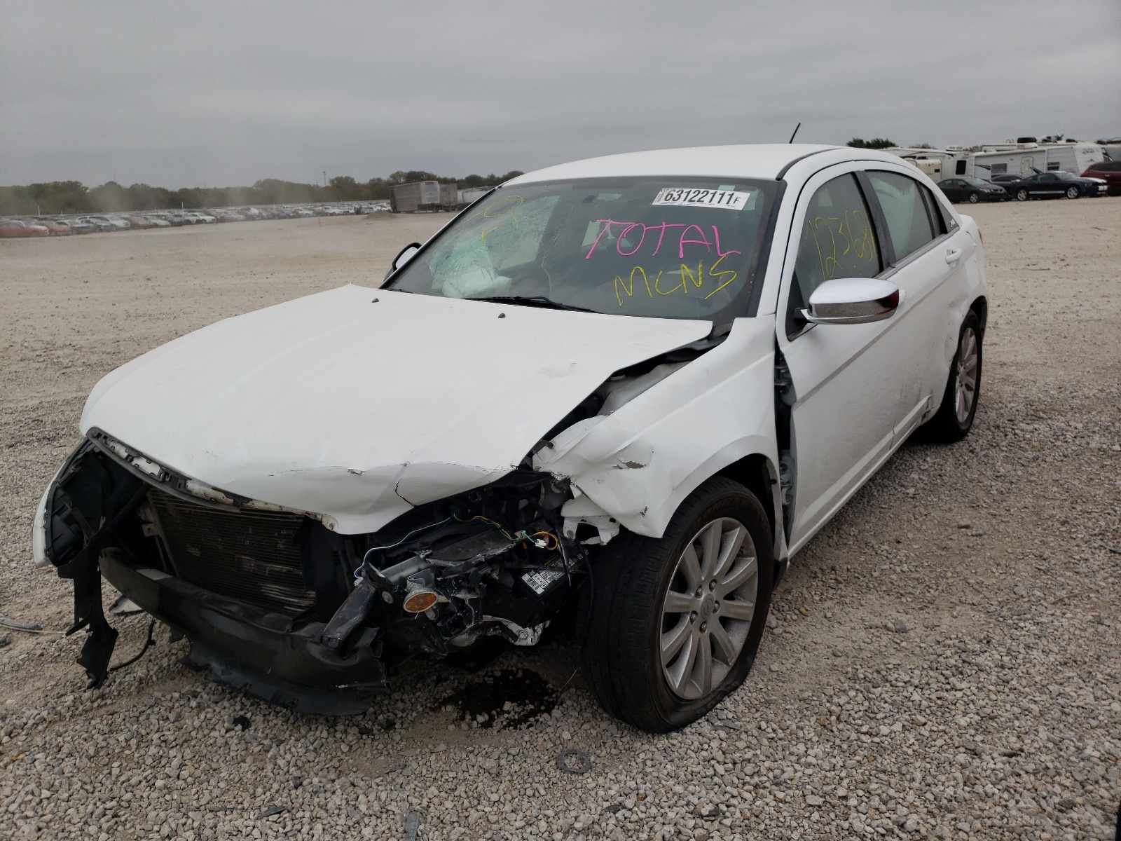 Photo 2 from auction – 2013 CHRYSLER 200 TOURIN with VIN 1C3CCBBG7DN527475