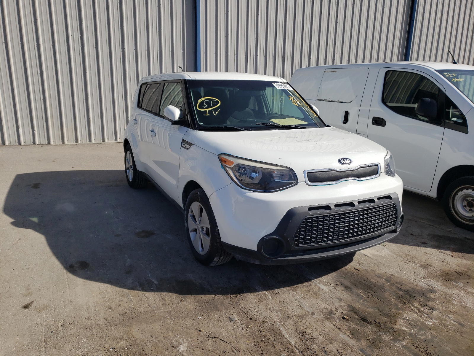 KIA SOUL 2015 with VIN KNDJN2A26F7775145 - Photo from auction