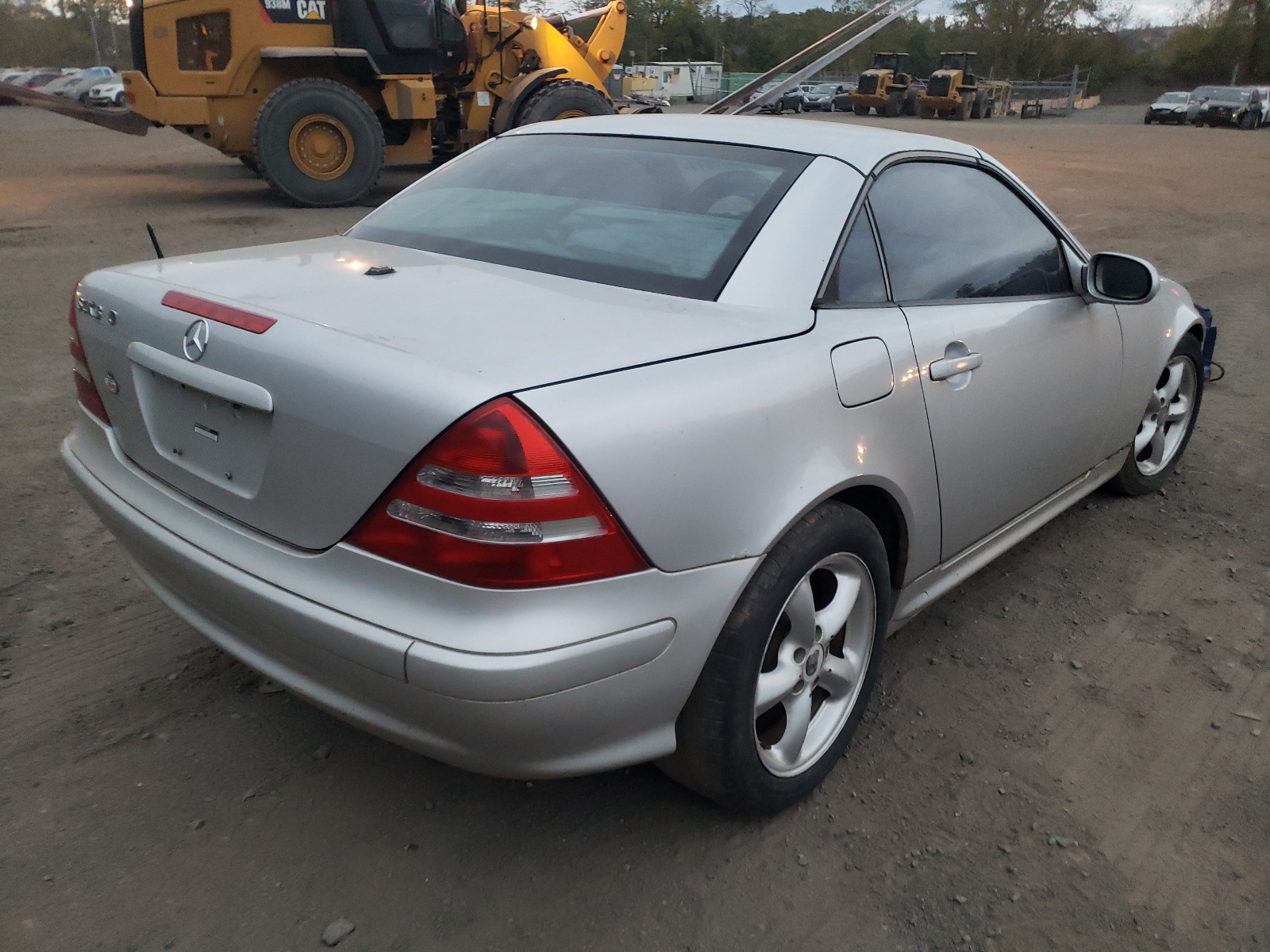 Photo 4 from auction – 2001 MERCEDES-BENZ SL-CLASS with VIN WDBKK65F81F224858