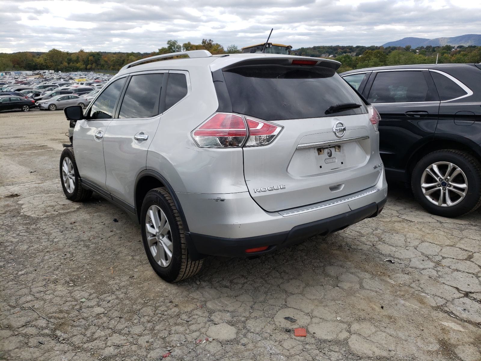 Photo 3 from auction – 2015 NISSAN ROGUE S with VIN 5N1AT2MKXFC764749