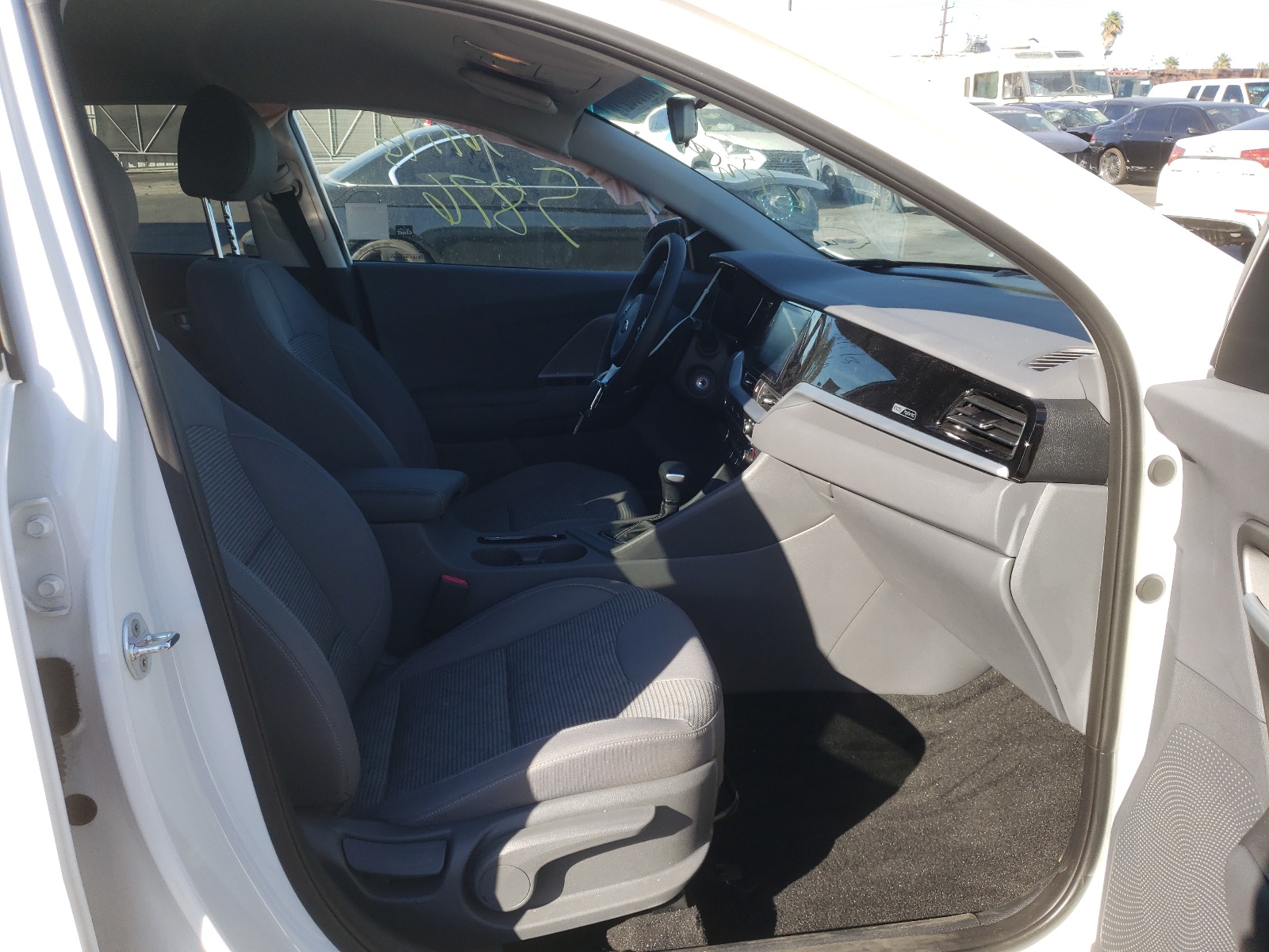 Photo 5 from auction – 2020 KIA NIRO LX with VIN KNDCB3LC1L5423854