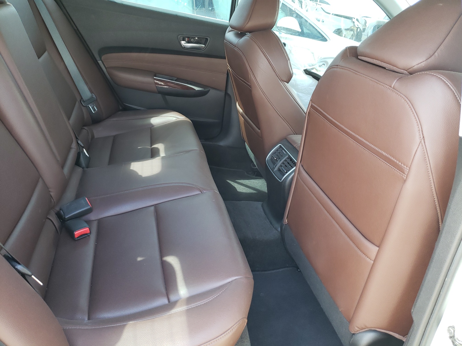 Photo 6 from auction – 2017 ACURA TLX with VIN 19UUB1F36HA001230