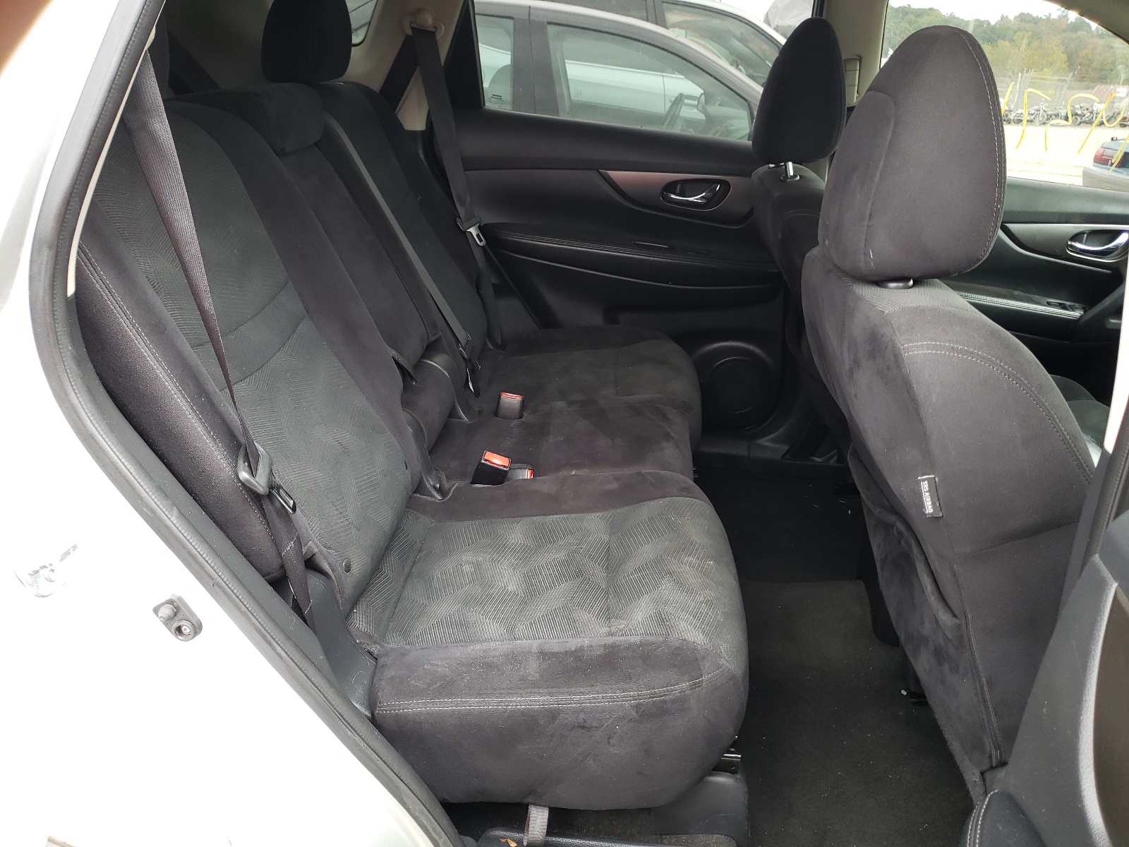 Photo 6 from auction – 2015 NISSAN ROGUE S with VIN 5N1AT2MKXFC764749