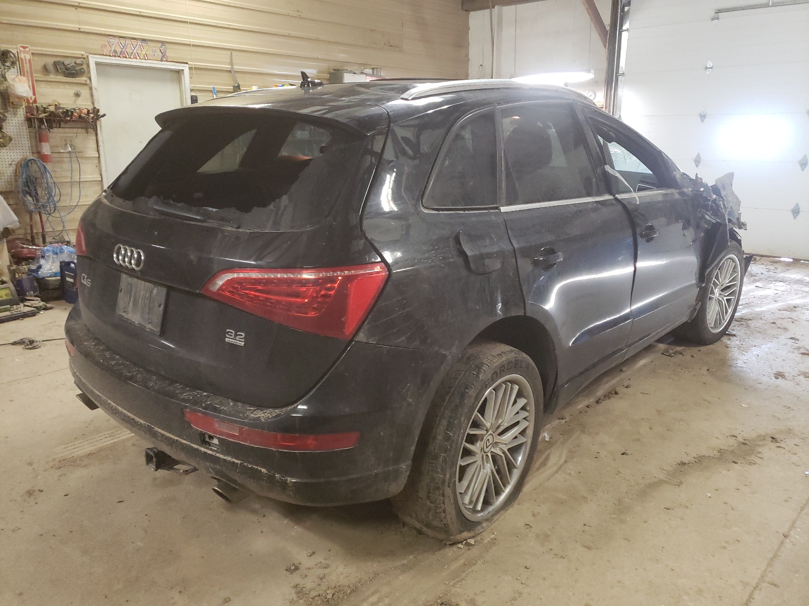 Photo 4 from auction – 2010 AUDI Q5 PREMIUM with VIN WA1LKAFP0AA111977