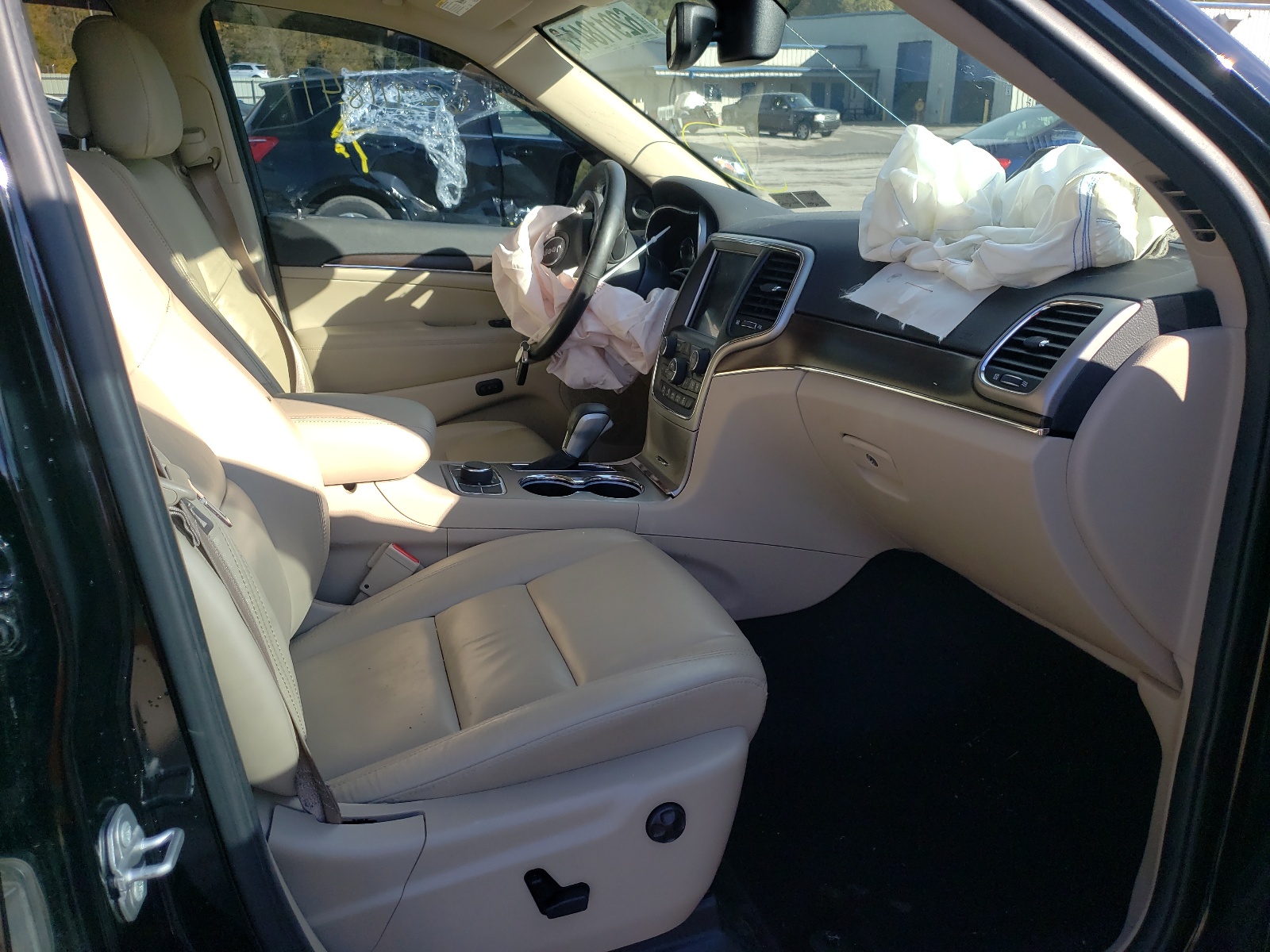 Photo 5 from auction – 2018 JEEP GRAND CHER with VIN 1C4RJFBG3JC286878