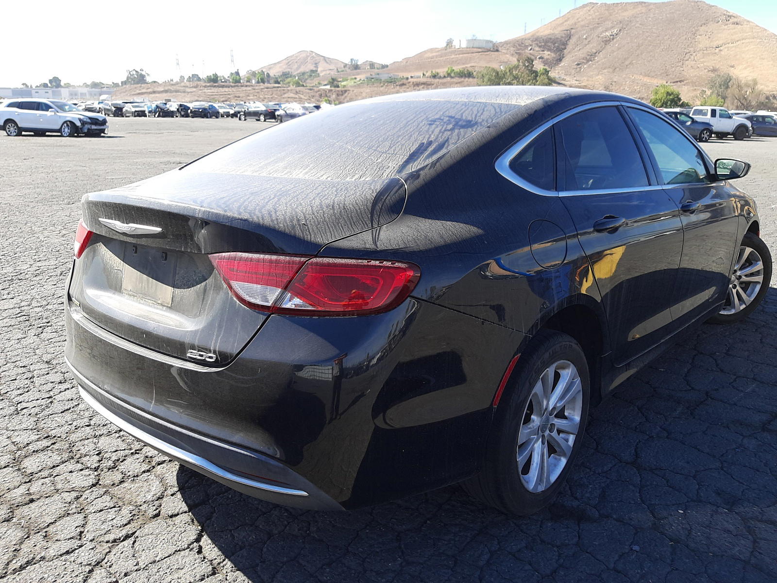 Photo 4 from auction – 2015 CHRYSLER 200 LIMITE with VIN 1C3CCCAB4FN633056